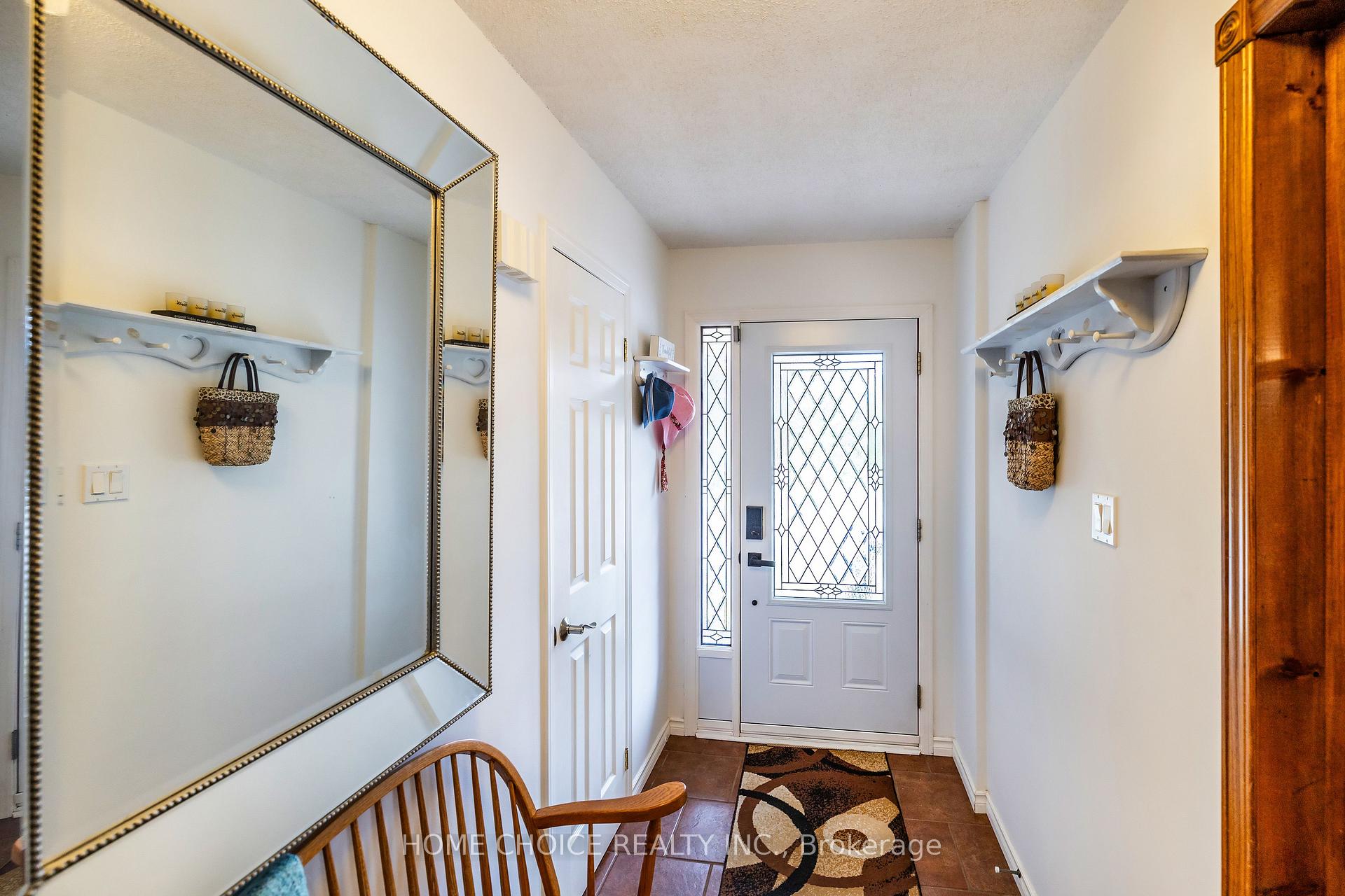 Photo 4 of 38 Canadian Oaks Drive, Whitby, Blue Grass Meadows — HOMEH