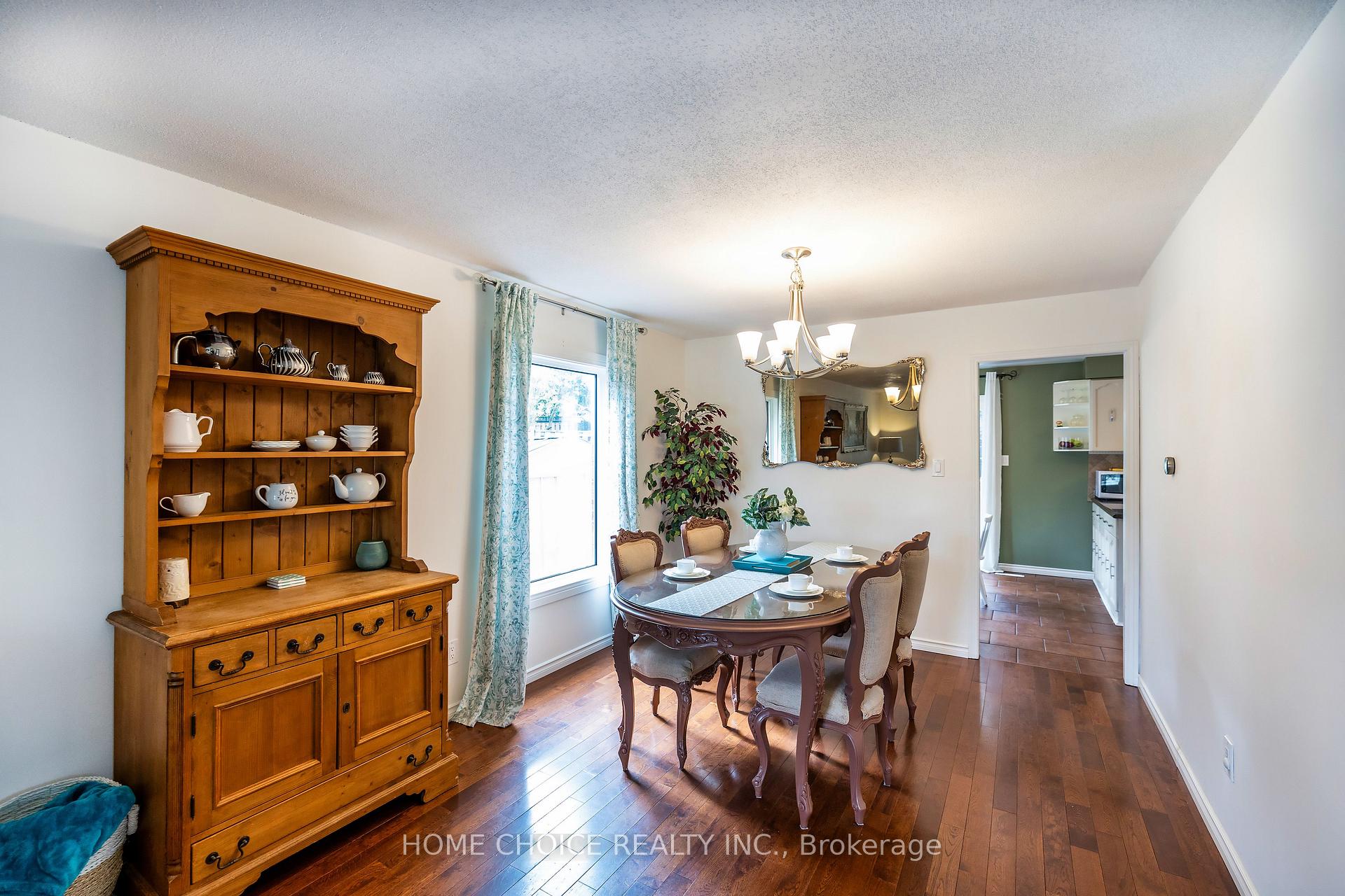 Photo 13 of 38 Canadian Oaks Drive, Whitby, Blue Grass Meadows — HOMEH