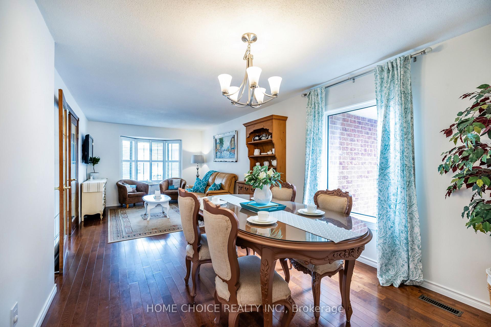 Photo 14 of 38 Canadian Oaks Drive, Whitby, Blue Grass Meadows — HOMEH
