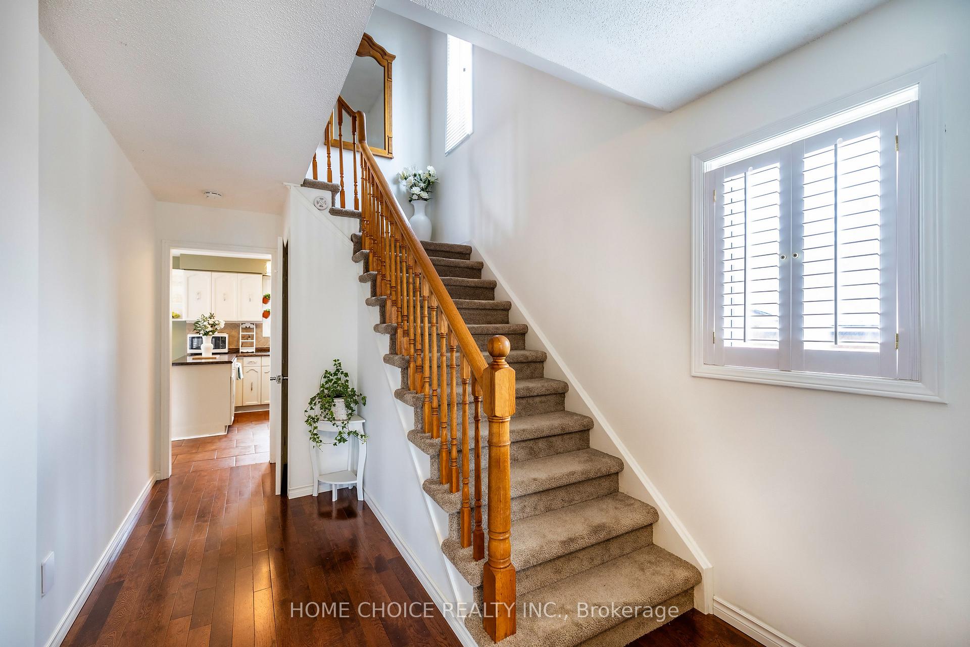 Photo 18 of 38 Canadian Oaks Drive, Whitby, Blue Grass Meadows — HOMEH