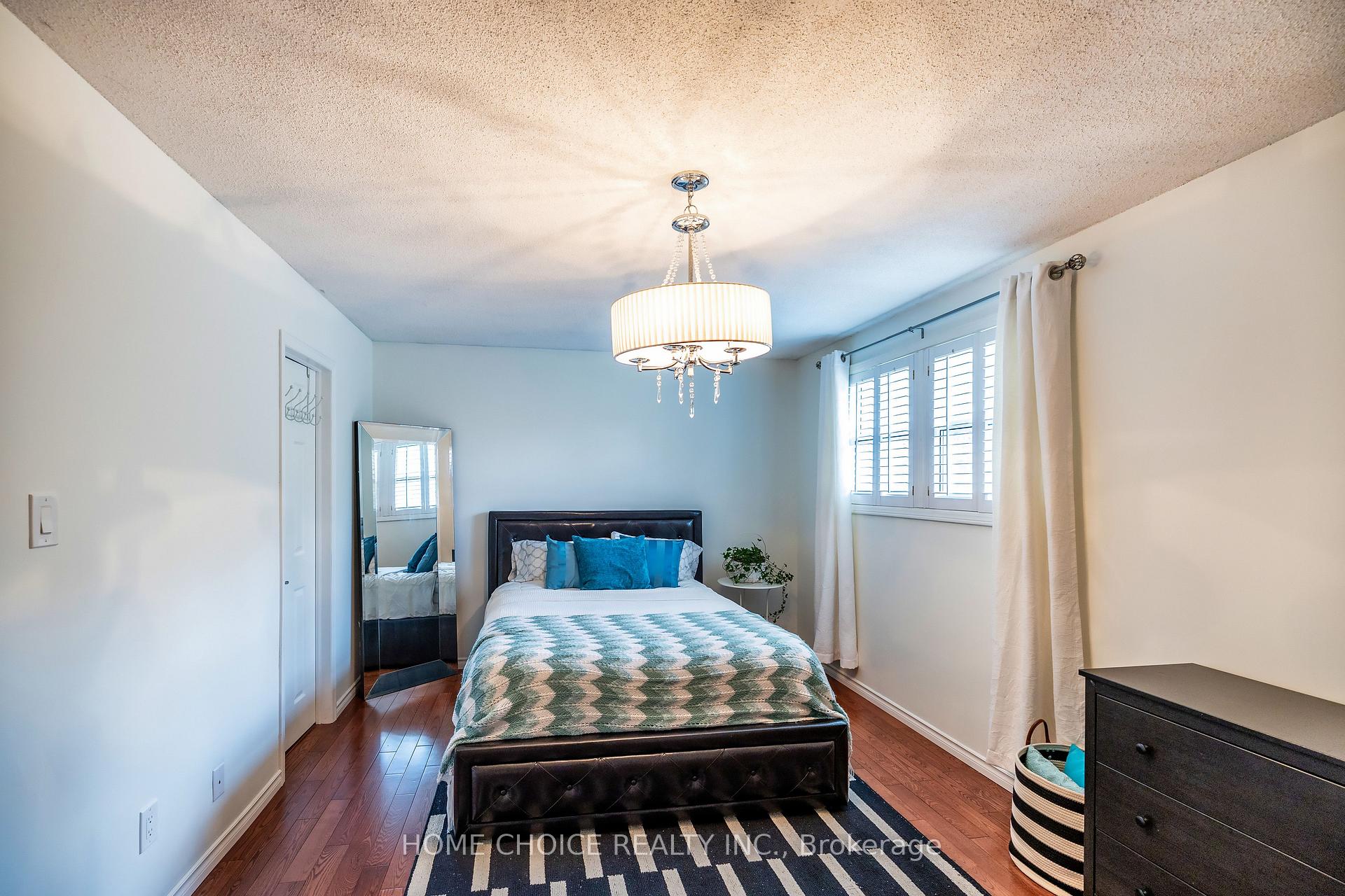 Photo 19 of 38 Canadian Oaks Drive, Whitby, Blue Grass Meadows — HOMEH