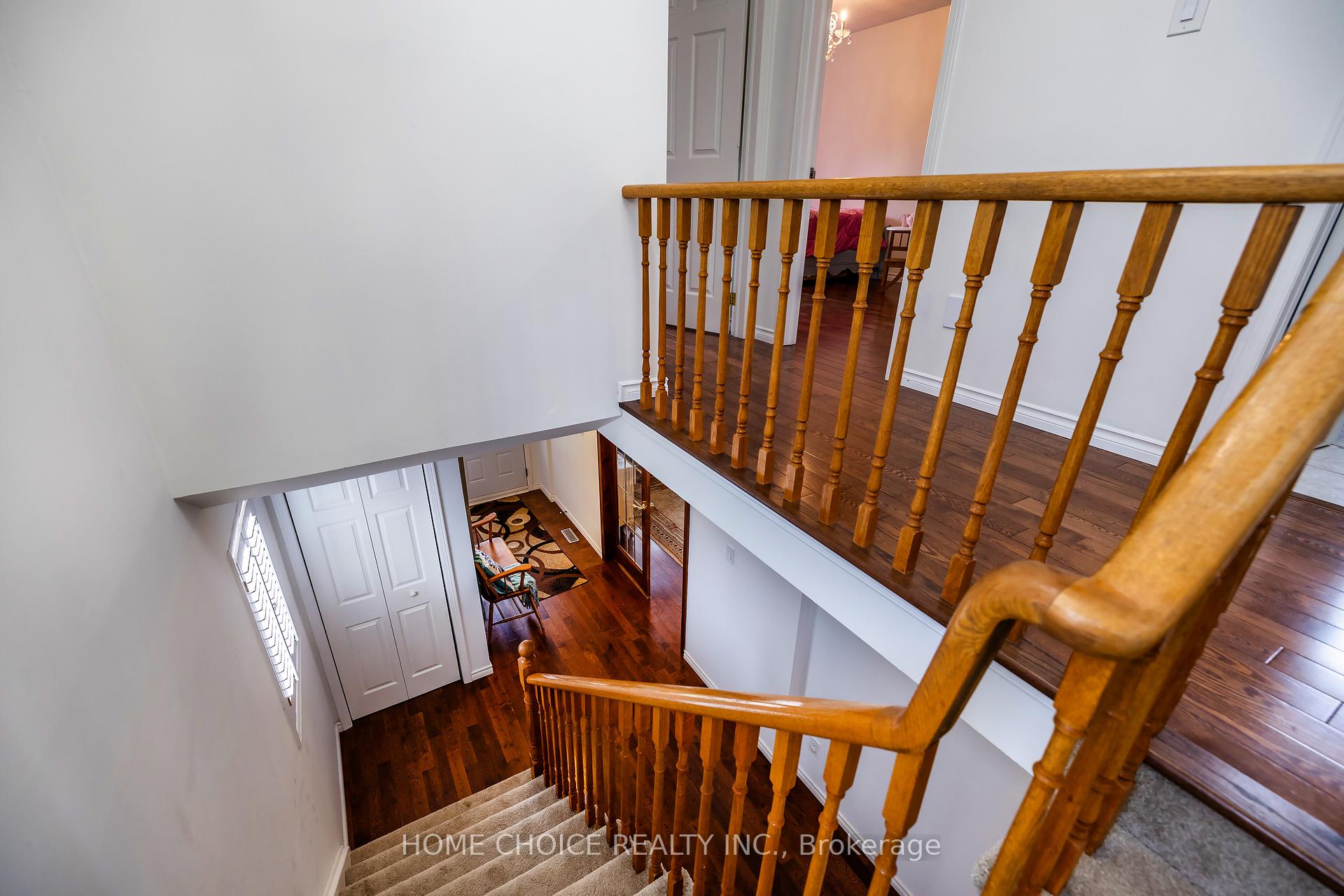Photo 24 of 38 Canadian Oaks Drive, Whitby, Blue Grass Meadows — HOMEH