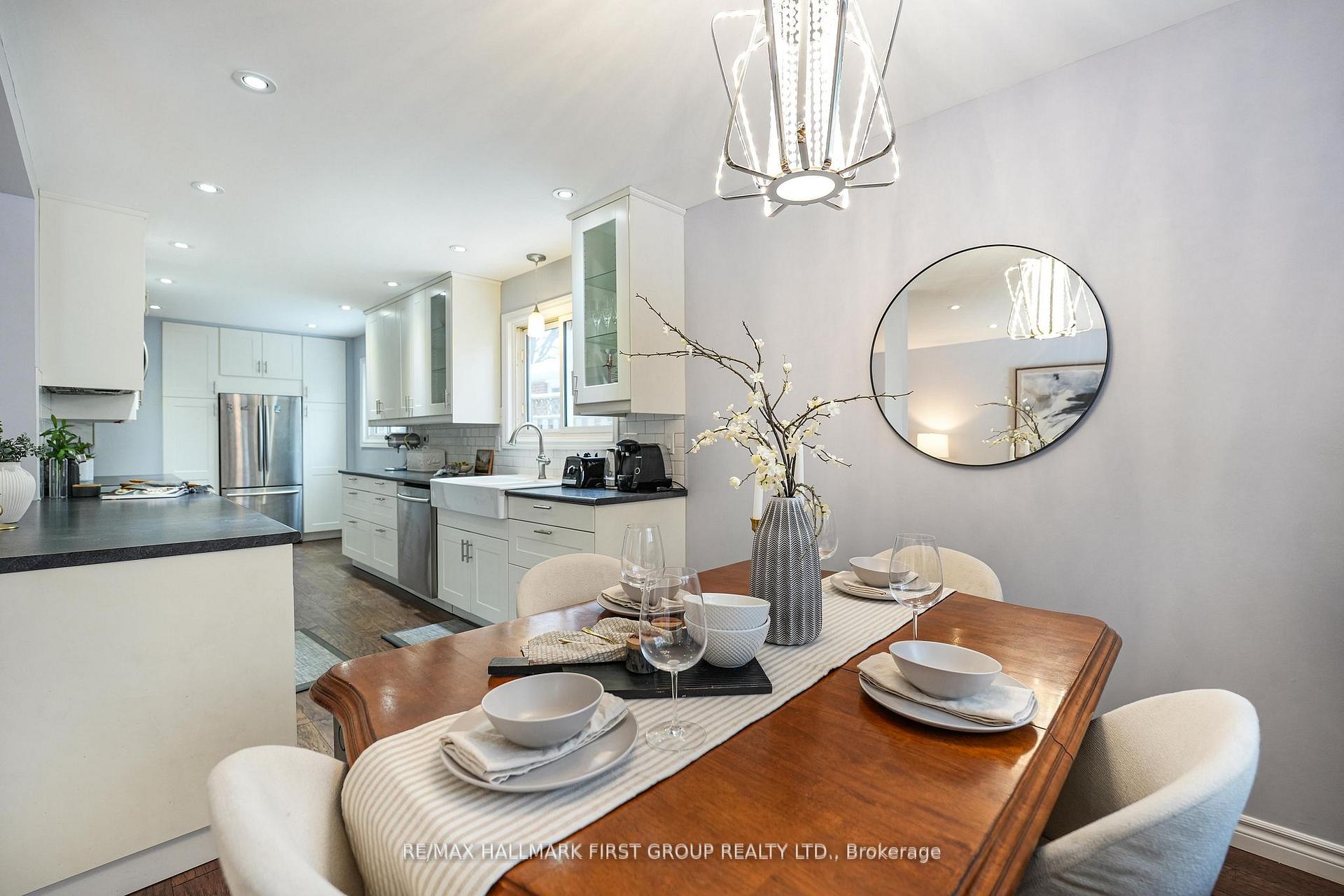 Photo 6 of 566 Berwick Crescent, Oshawa, McLaughlin — HOMEH