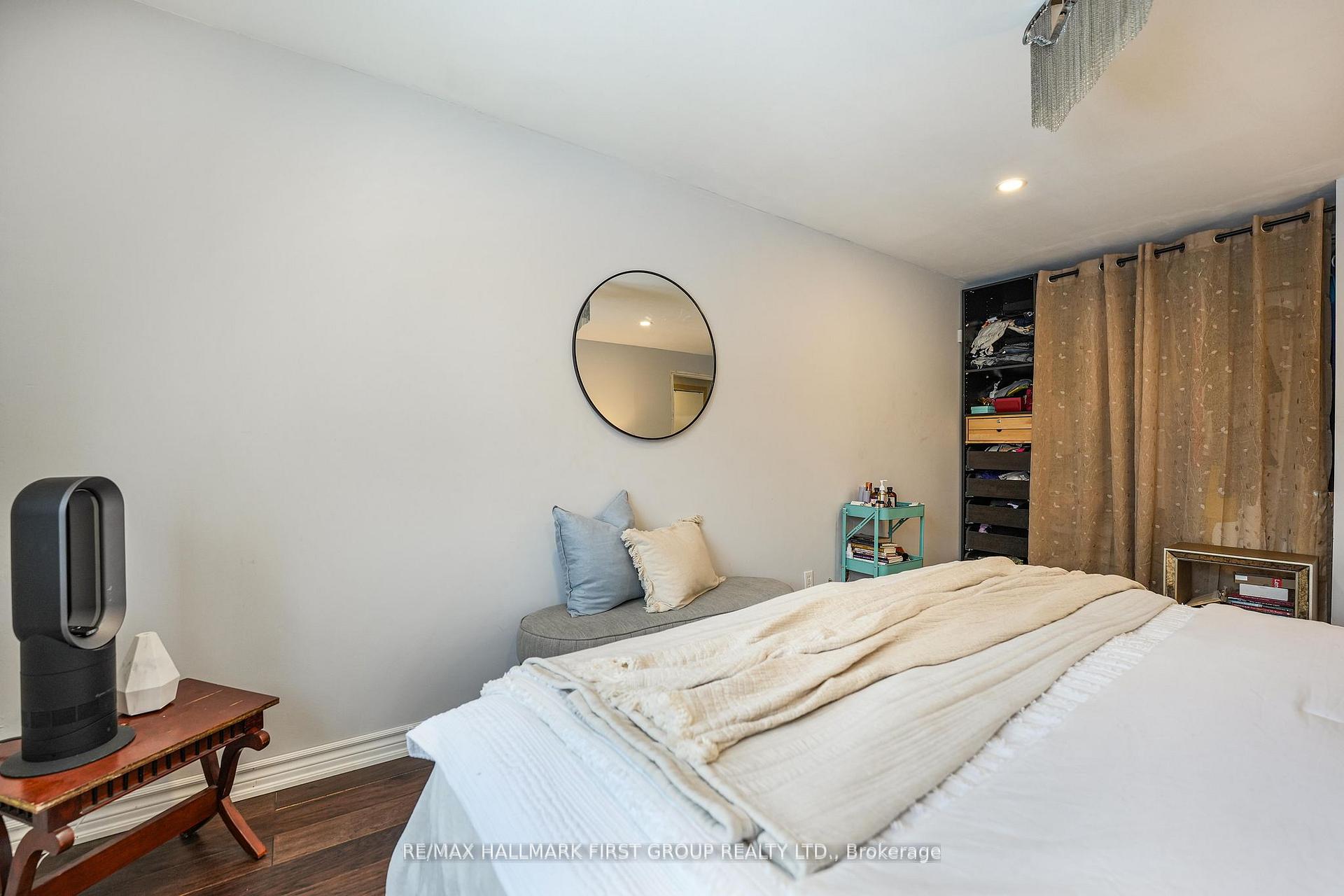 Photo 11 of 566 Berwick Crescent, Oshawa, McLaughlin — HOMEH