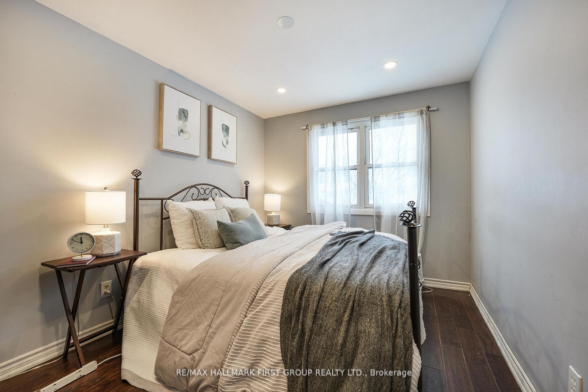Photo 15 of 566 Berwick Crescent, Oshawa, McLaughlin — HOMEH