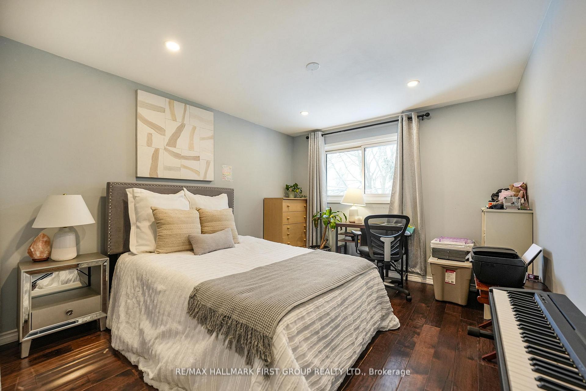 Photo 16 of 566 Berwick Crescent, Oshawa, McLaughlin — HOMEH