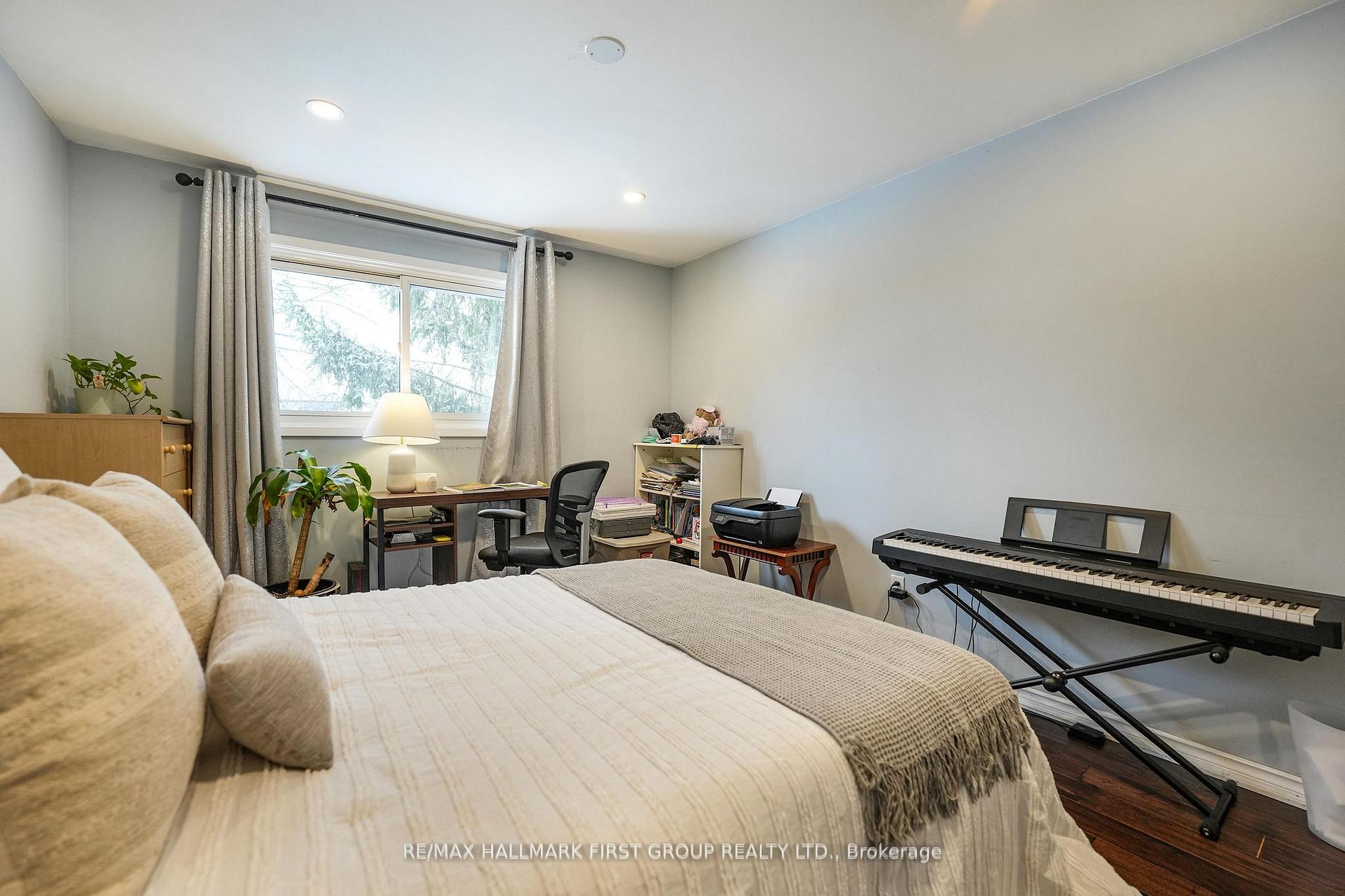 Photo 17 of 566 Berwick Crescent, Oshawa, McLaughlin — HOMEH