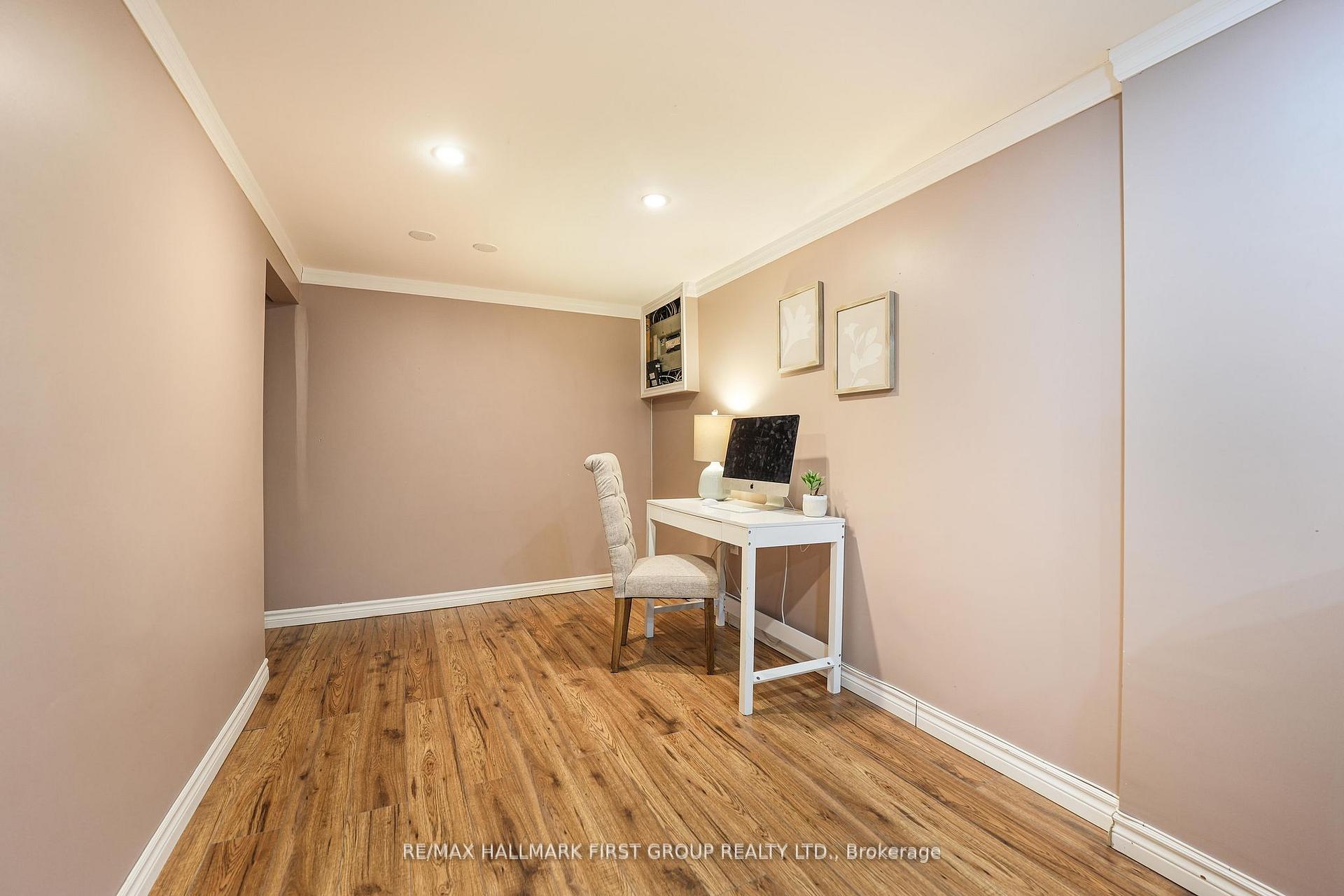 Photo 19 of 566 Berwick Crescent, Oshawa, McLaughlin — HOMEH