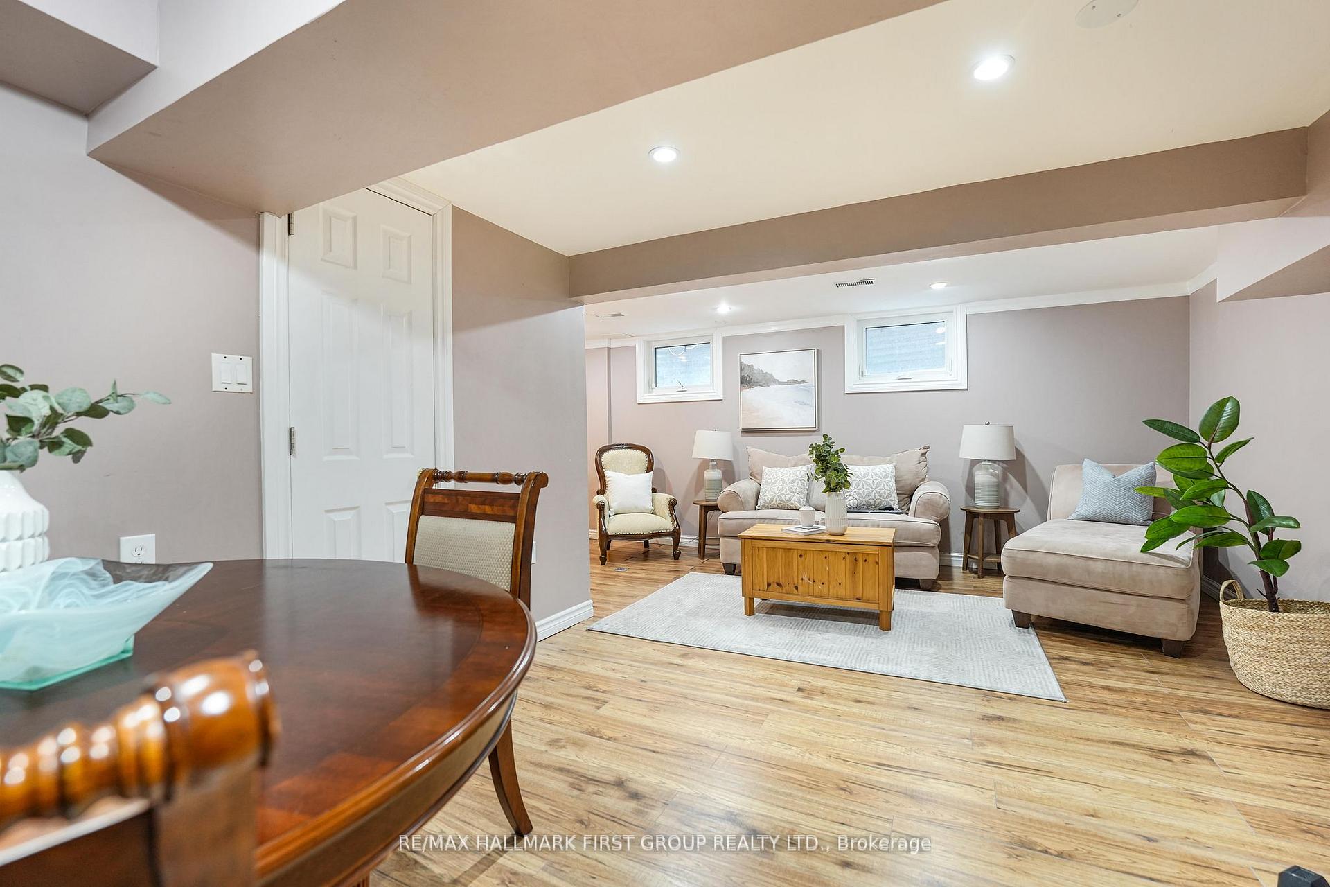 Photo 20 of 566 Berwick Crescent, Oshawa, McLaughlin — HOMEH