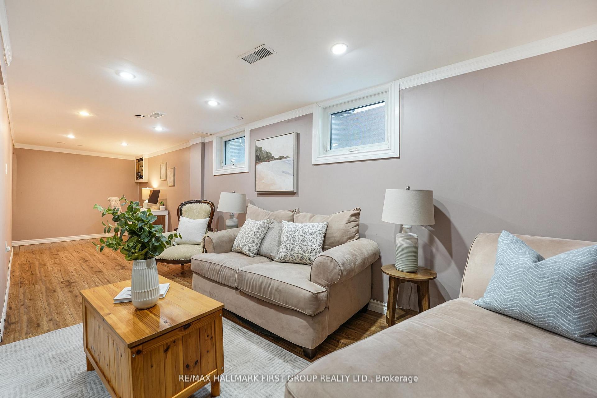 Photo 22 of 566 Berwick Crescent, Oshawa, McLaughlin — HOMEH