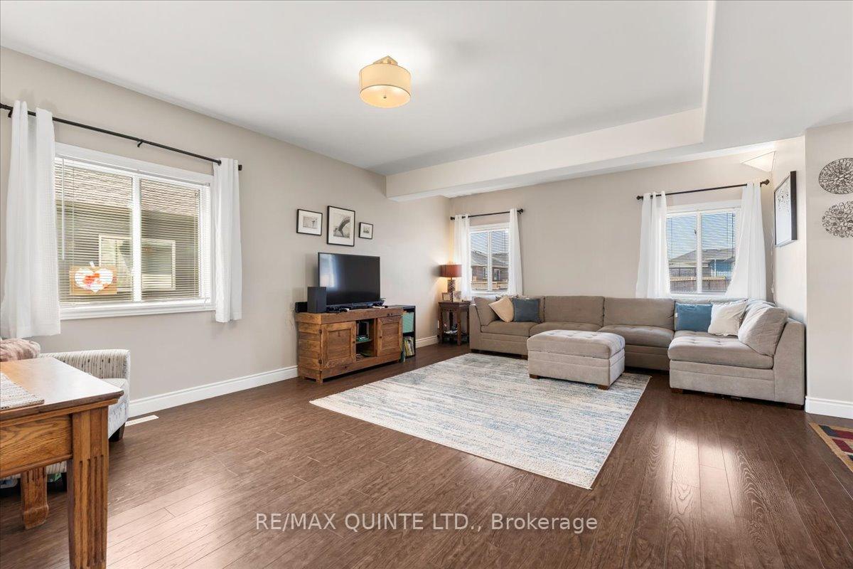 Photo 4 of 75 Glenview Crescent, Belleville, Belleville Ward — HOMEH