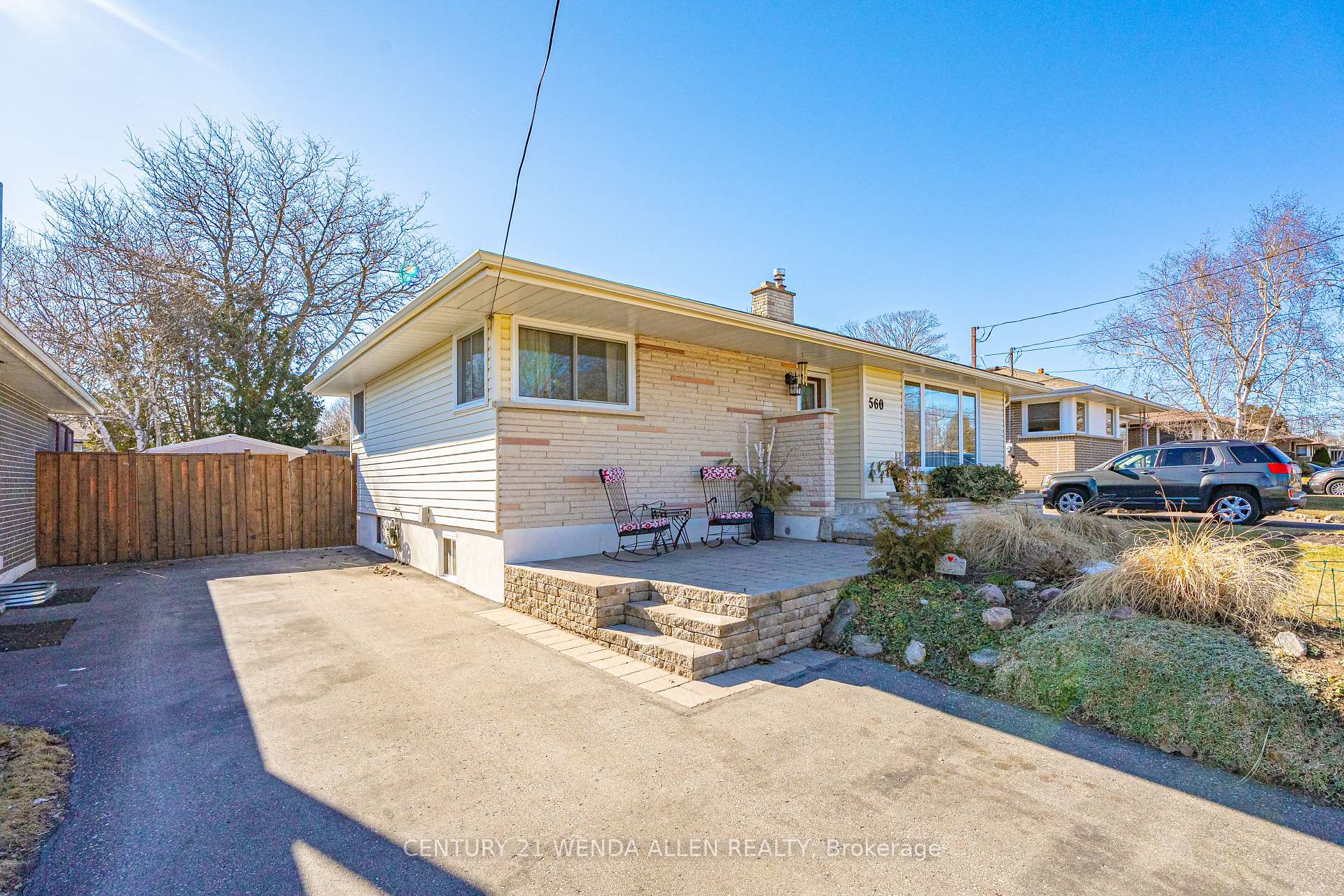 Photo 3 of 560 Central Park Boulevard N, Oshawa, O'Neill — HOMEH