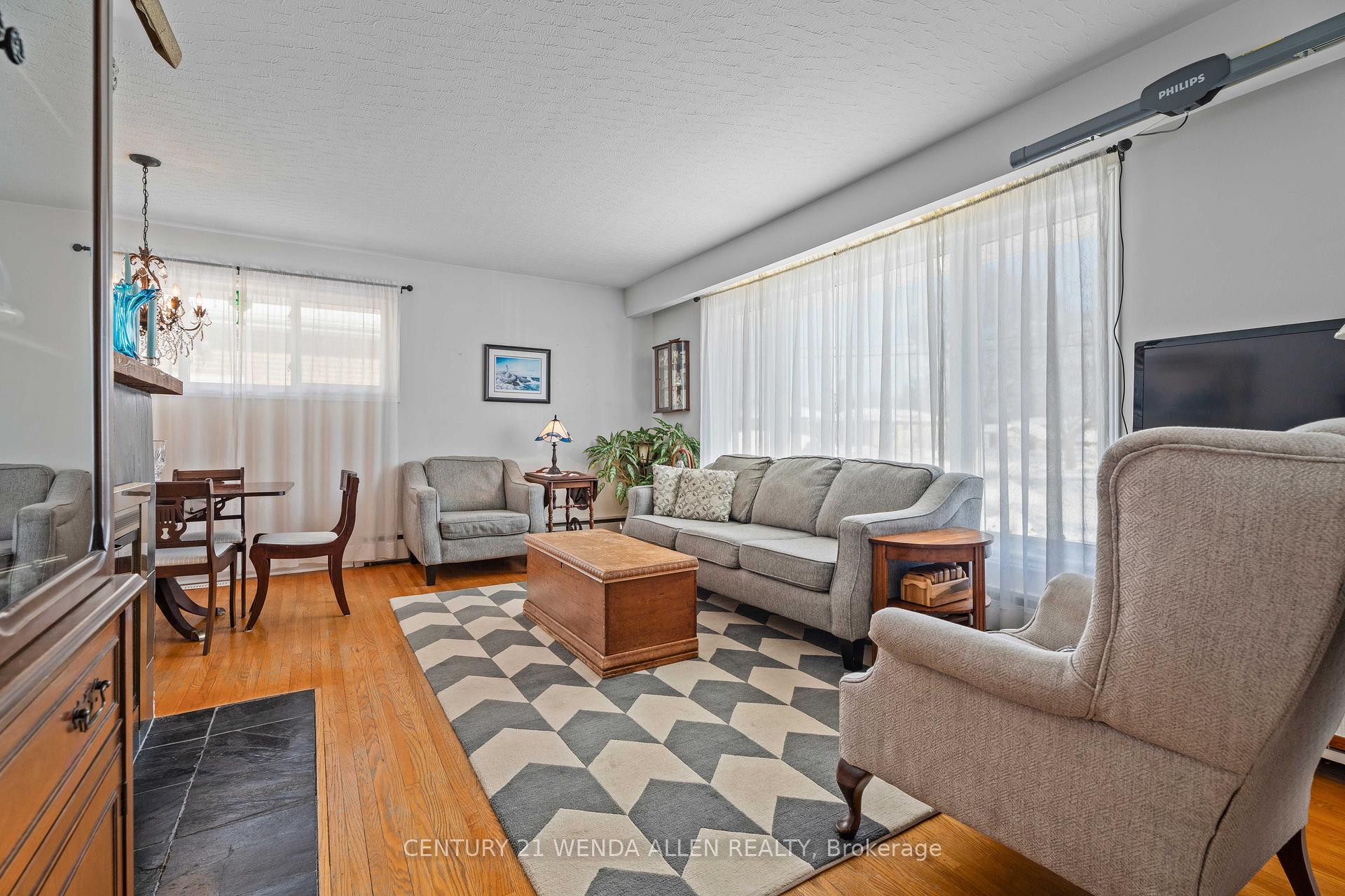 Photo 7 of 560 Central Park Boulevard N, Oshawa, O'Neill — HOMEH