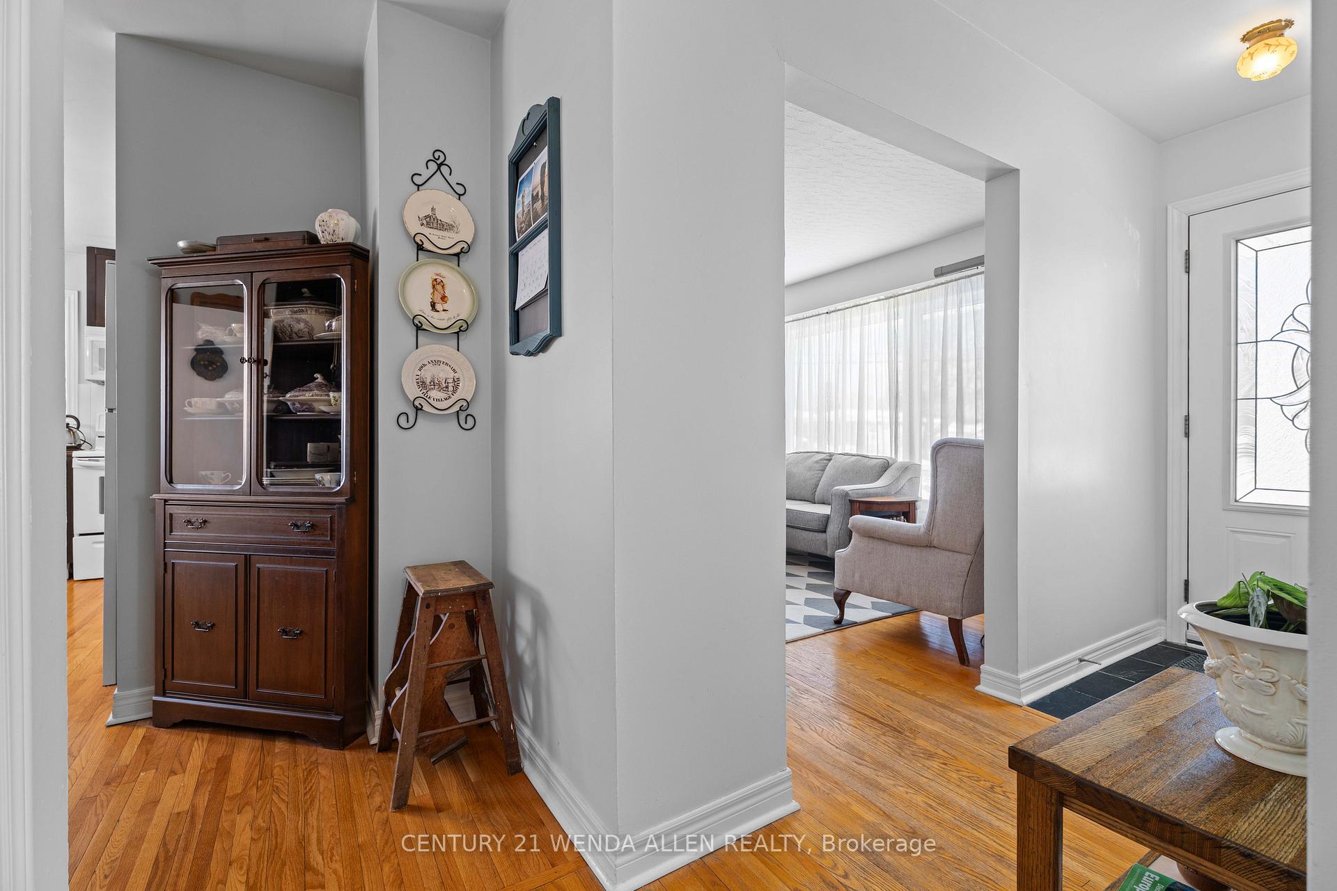 Photo 13 of 560 Central Park Boulevard N, Oshawa, O'Neill — HOMEH
