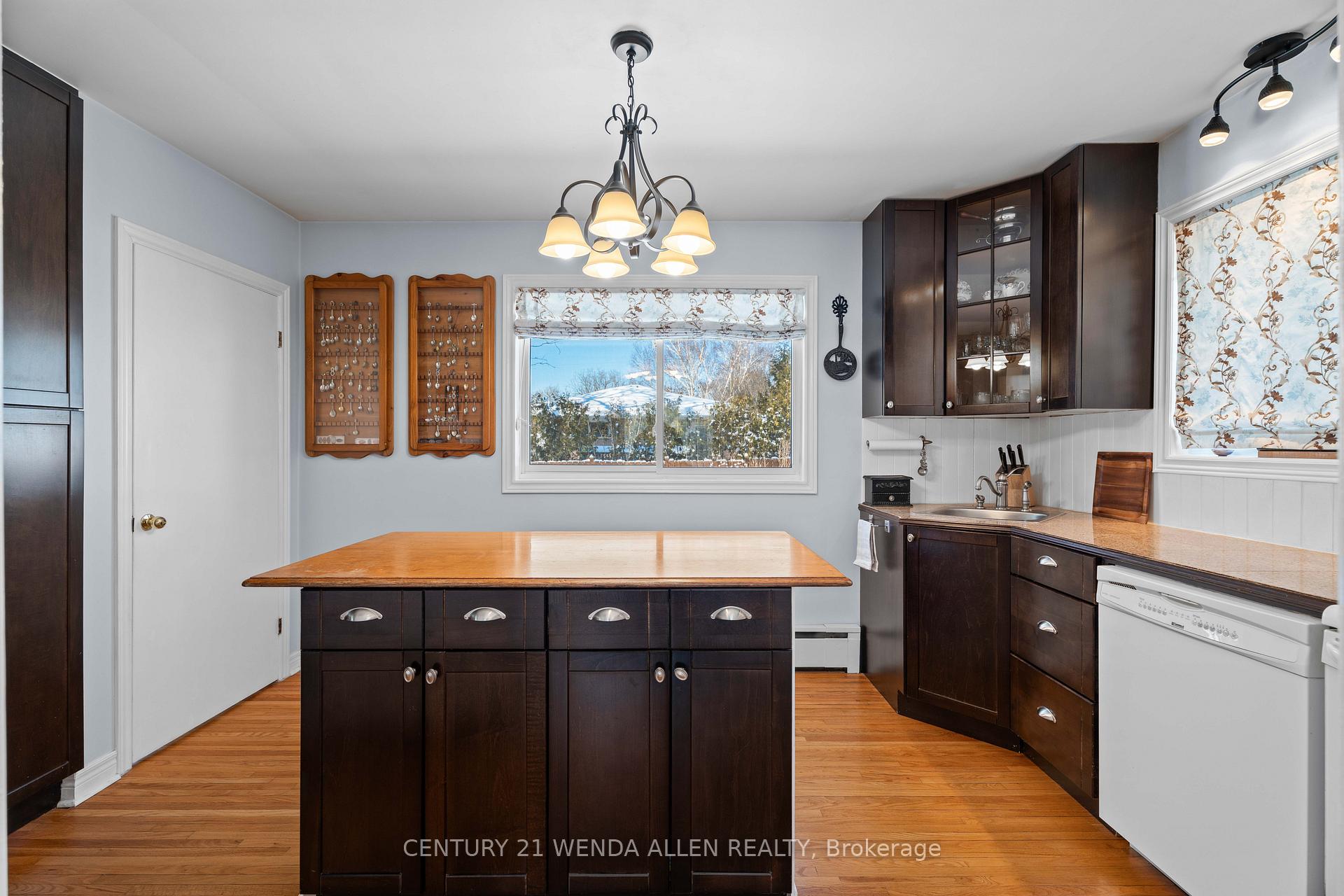 Photo 17 of 560 Central Park Boulevard N, Oshawa, O'Neill — HOMEH