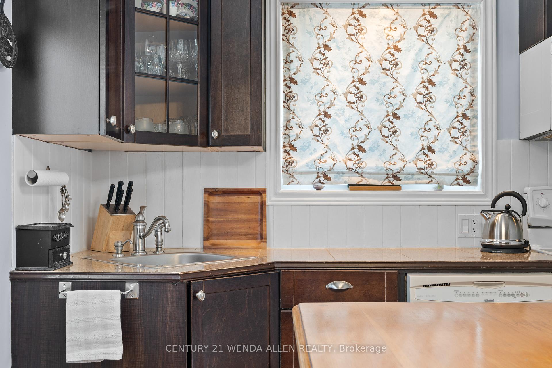 Photo 18 of 560 Central Park Boulevard N, Oshawa, O'Neill — HOMEH