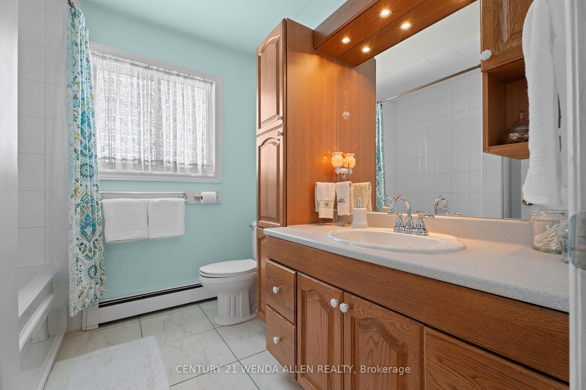 Photo 25 of 560 Central Park Boulevard N, Oshawa, O'Neill — HOMEH