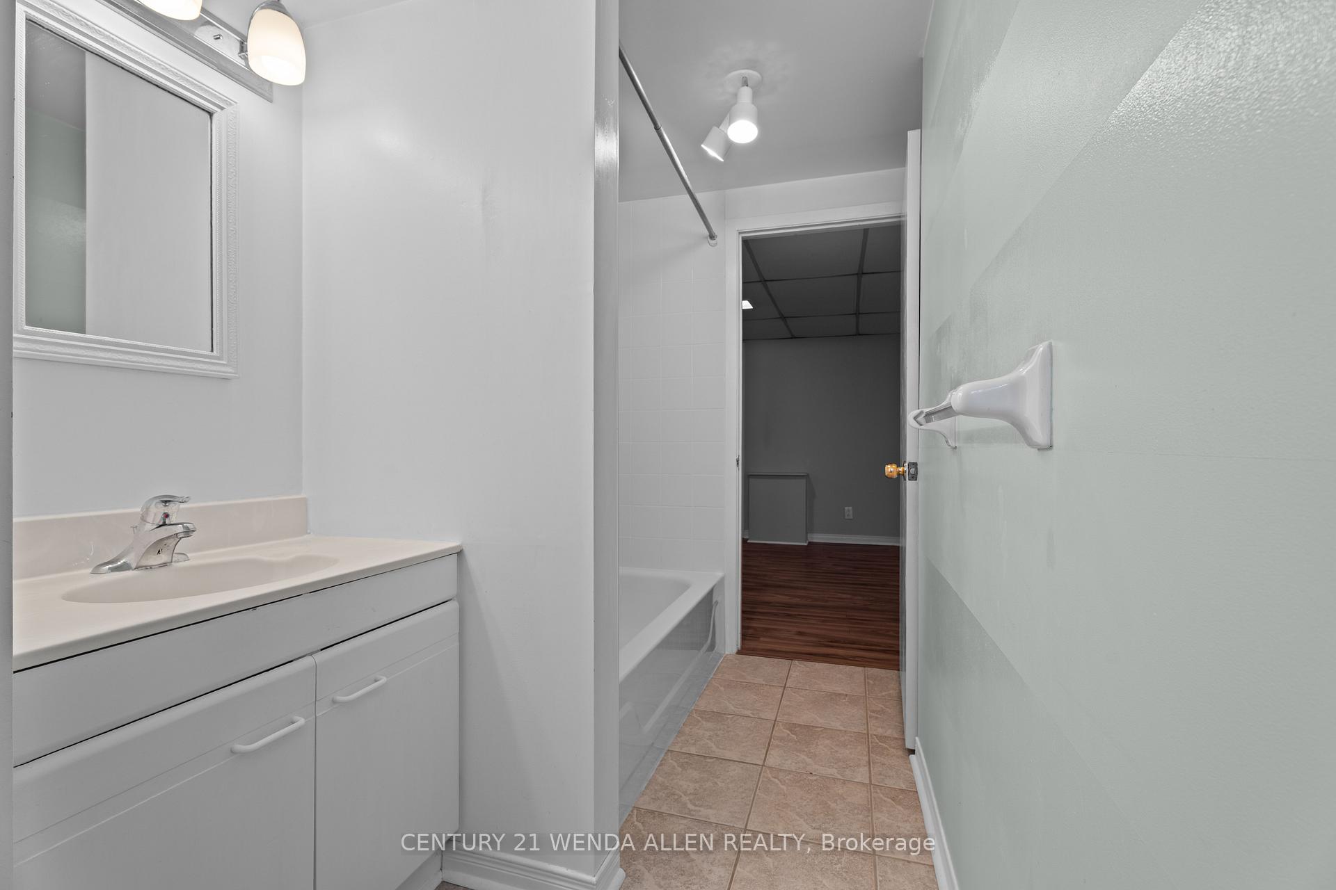 Photo 37 of 560 Central Park Boulevard N, Oshawa, O'Neill — HOMEH