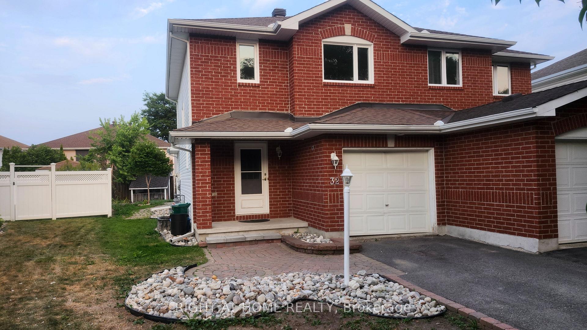 Front of 32 Saffron Court