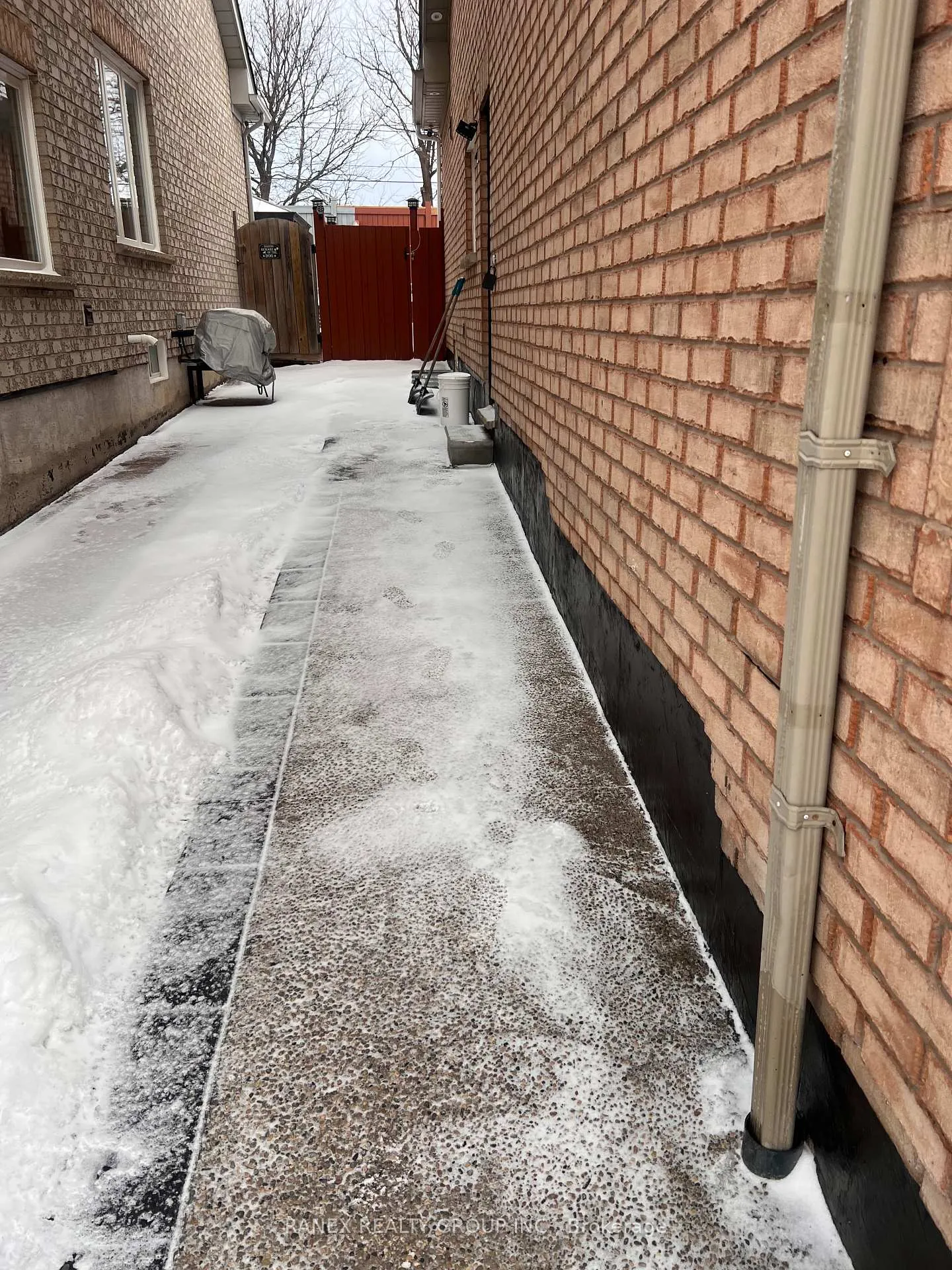 Photo 4 of 3 Bentgrass Lane, Brampton, Snelgrove — HOMEH