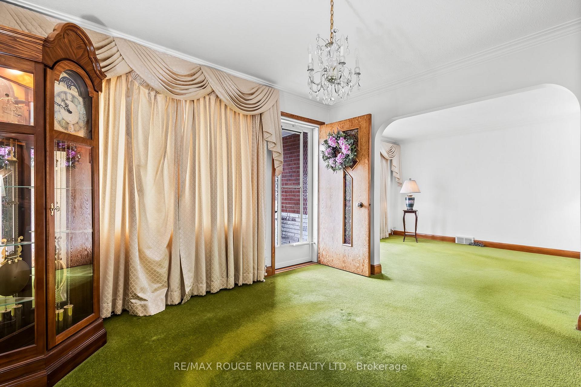 Photo 7 of 456 Miller Avenue, Oshawa, McLaughlin — HOMEH