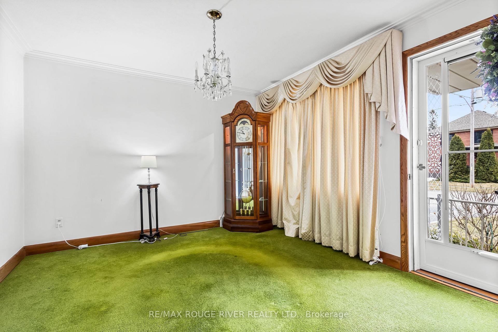 Photo 8 of 456 Miller Avenue, Oshawa, McLaughlin — HOMEH
