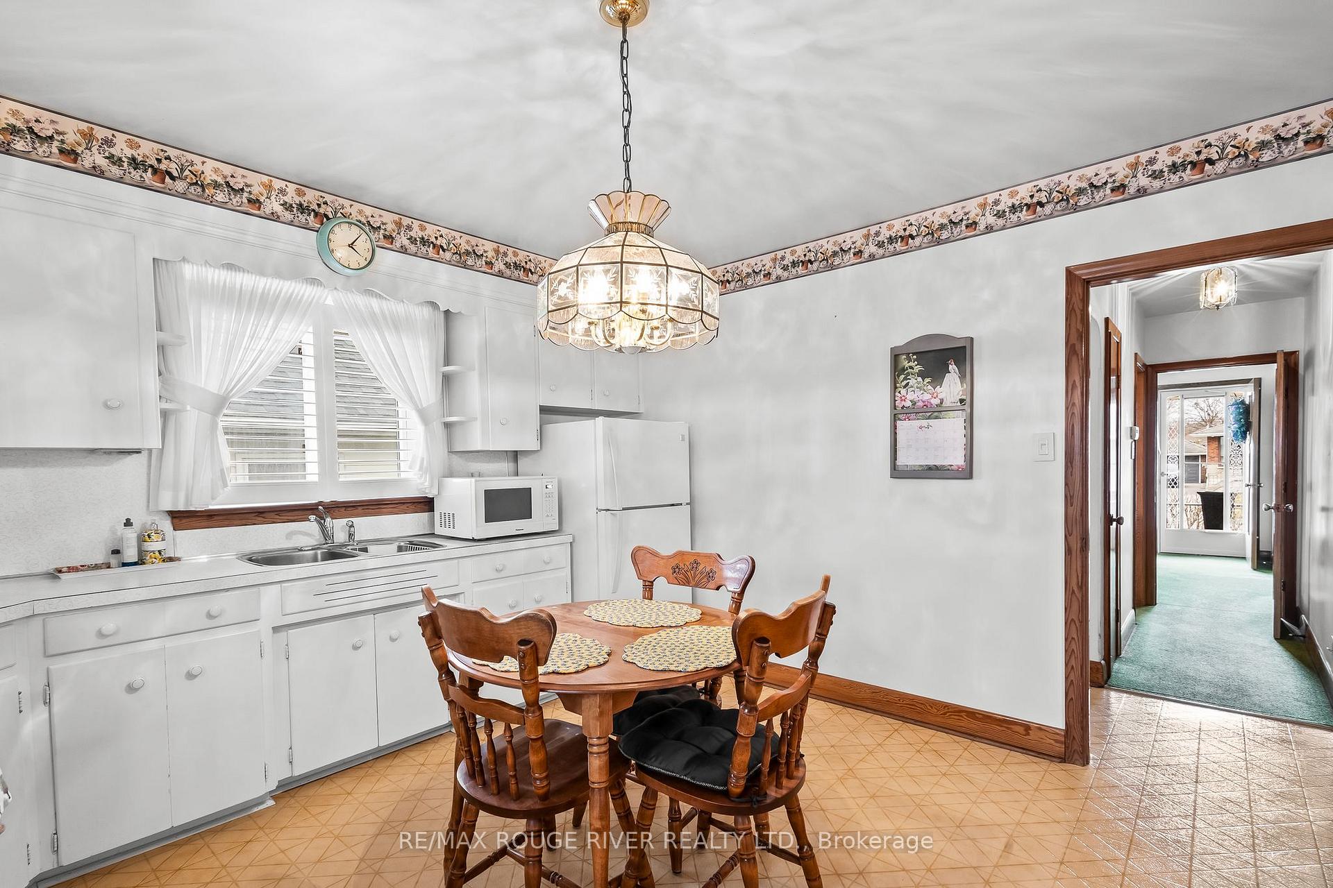 Photo 13 of 456 Miller Avenue, Oshawa, McLaughlin — HOMEH