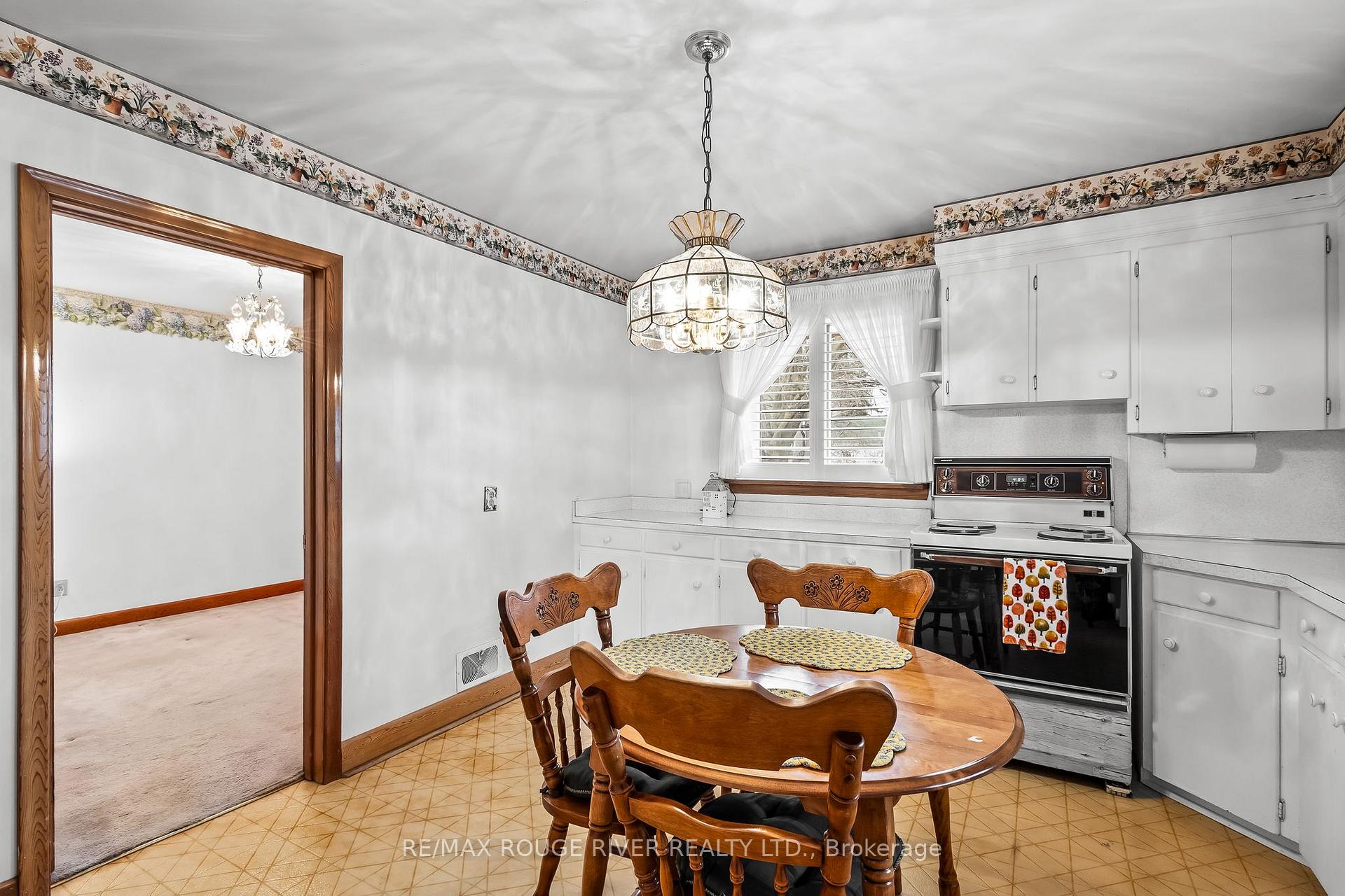 Photo 14 of 456 Miller Avenue, Oshawa, McLaughlin — HOMEH