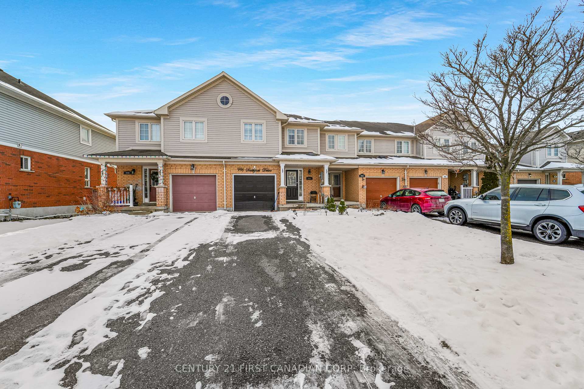 Front of 996 Southport Drive N