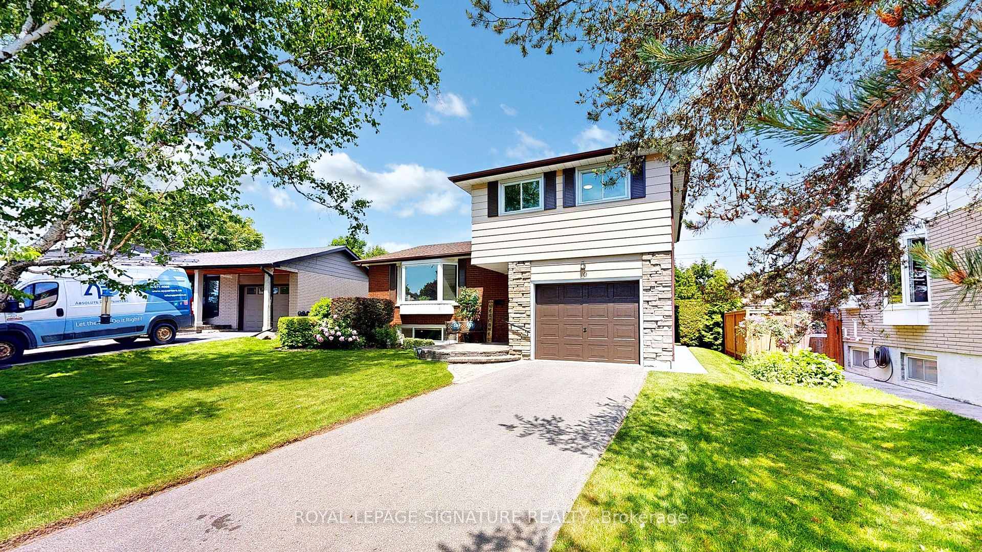 Photo 4 of 10 O'Dell Court, Ajax, South East — HOMEH