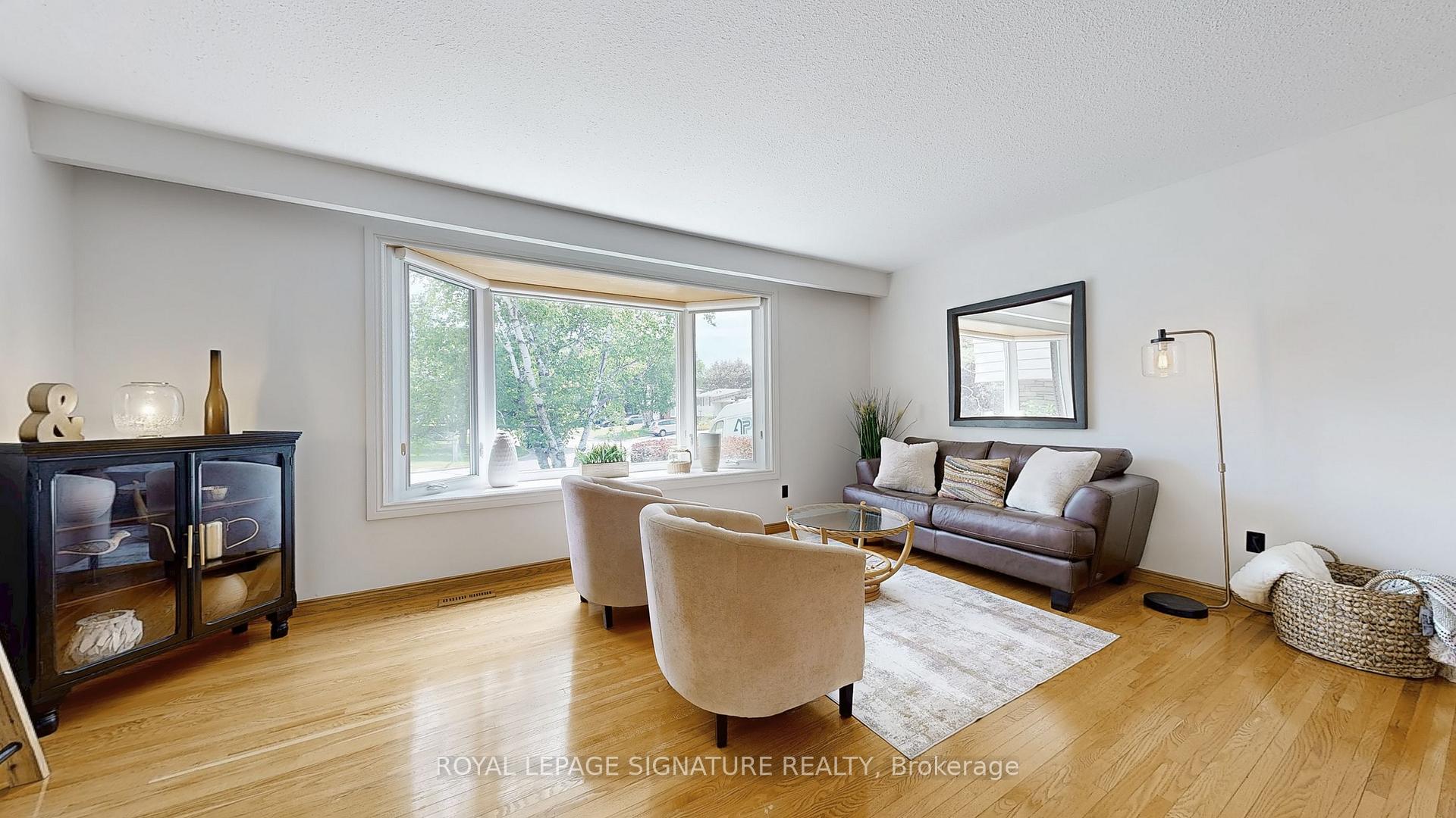 Photo 5 of 10 O'Dell Court, Ajax, South East — HOMEH