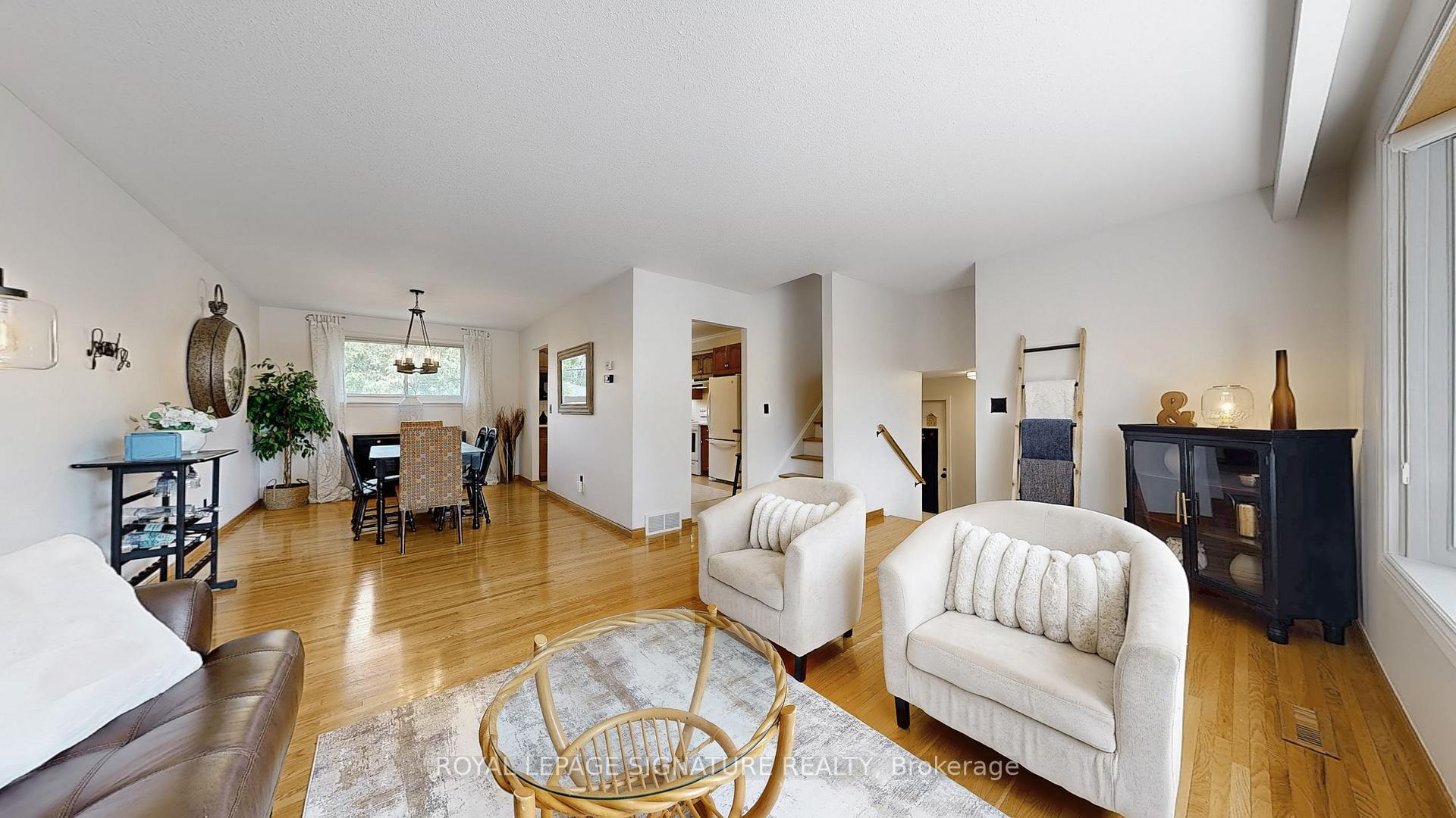 Photo 7 of 10 O'Dell Court, Ajax, South East — HOMEH