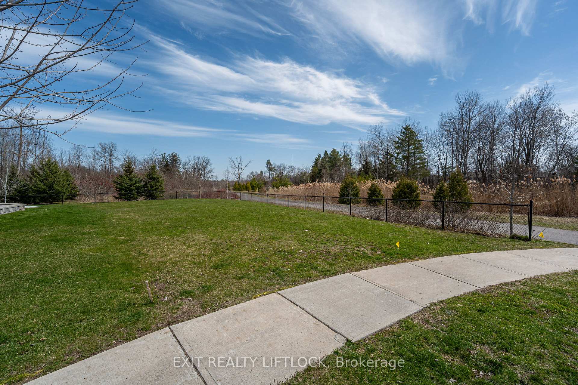 Photo 3 of 418 Raymond Street, Peterborough, Northcrest Ward 5 — HOMEH