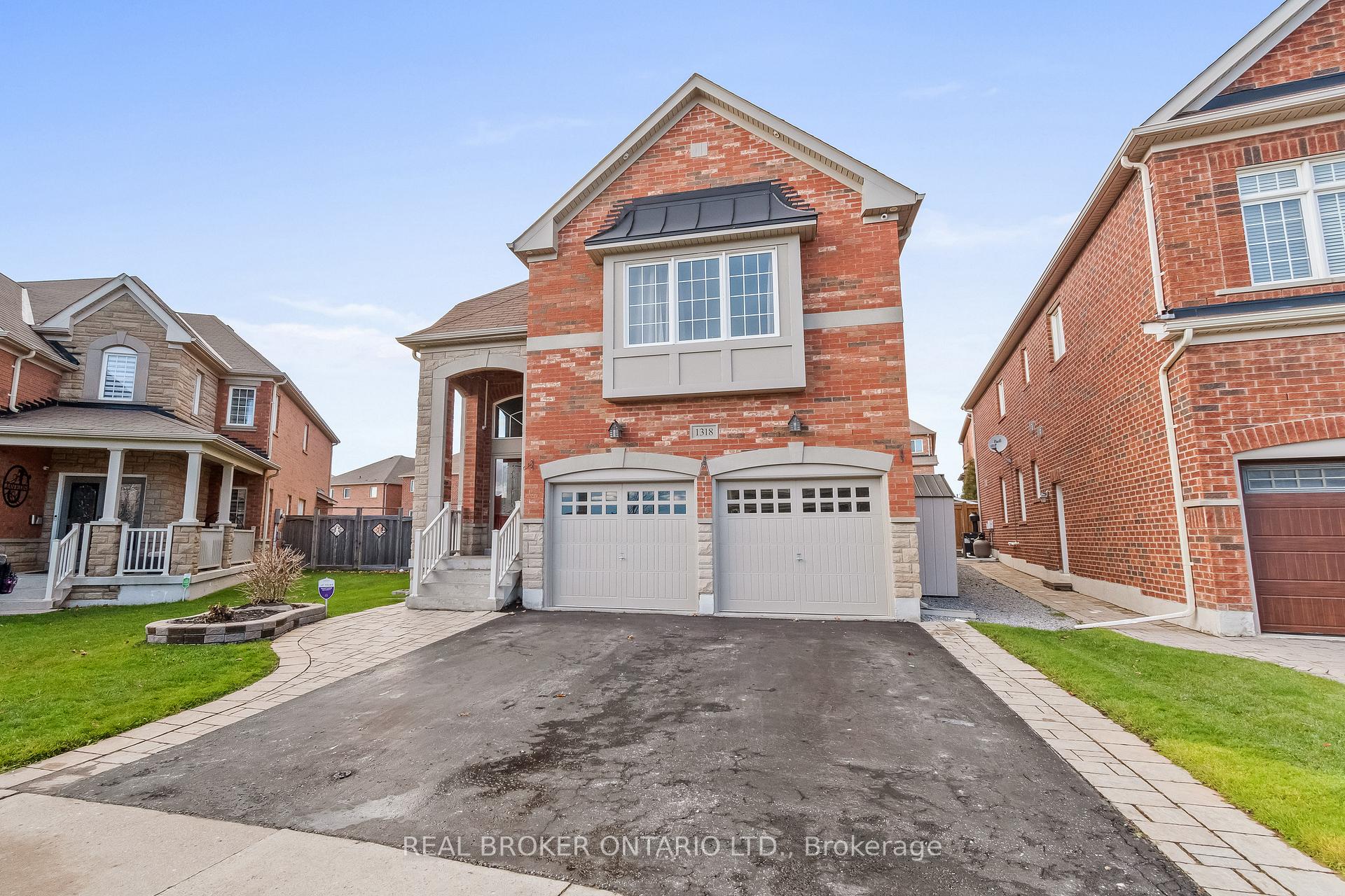 Photo 2 of 1318 Harlstone Crescent, Oshawa, Taunton — HOMEH