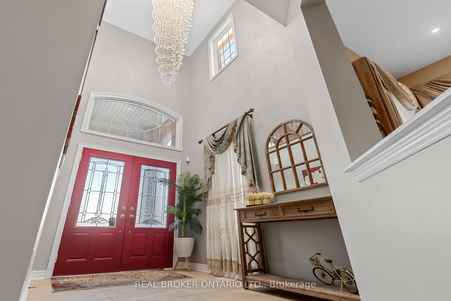 Photo 5 of 1318 Harlstone Crescent, Oshawa, Taunton — HOMEH