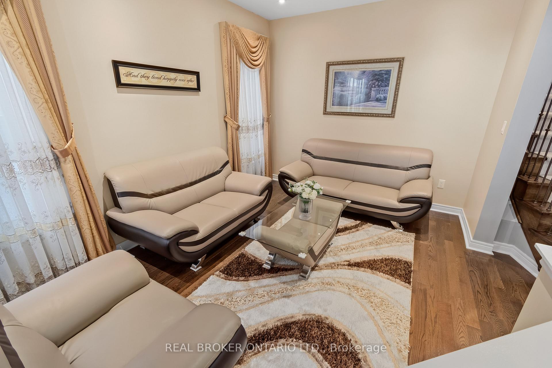Photo 9 of 1318 Harlstone Crescent, Oshawa, Taunton — HOMEH