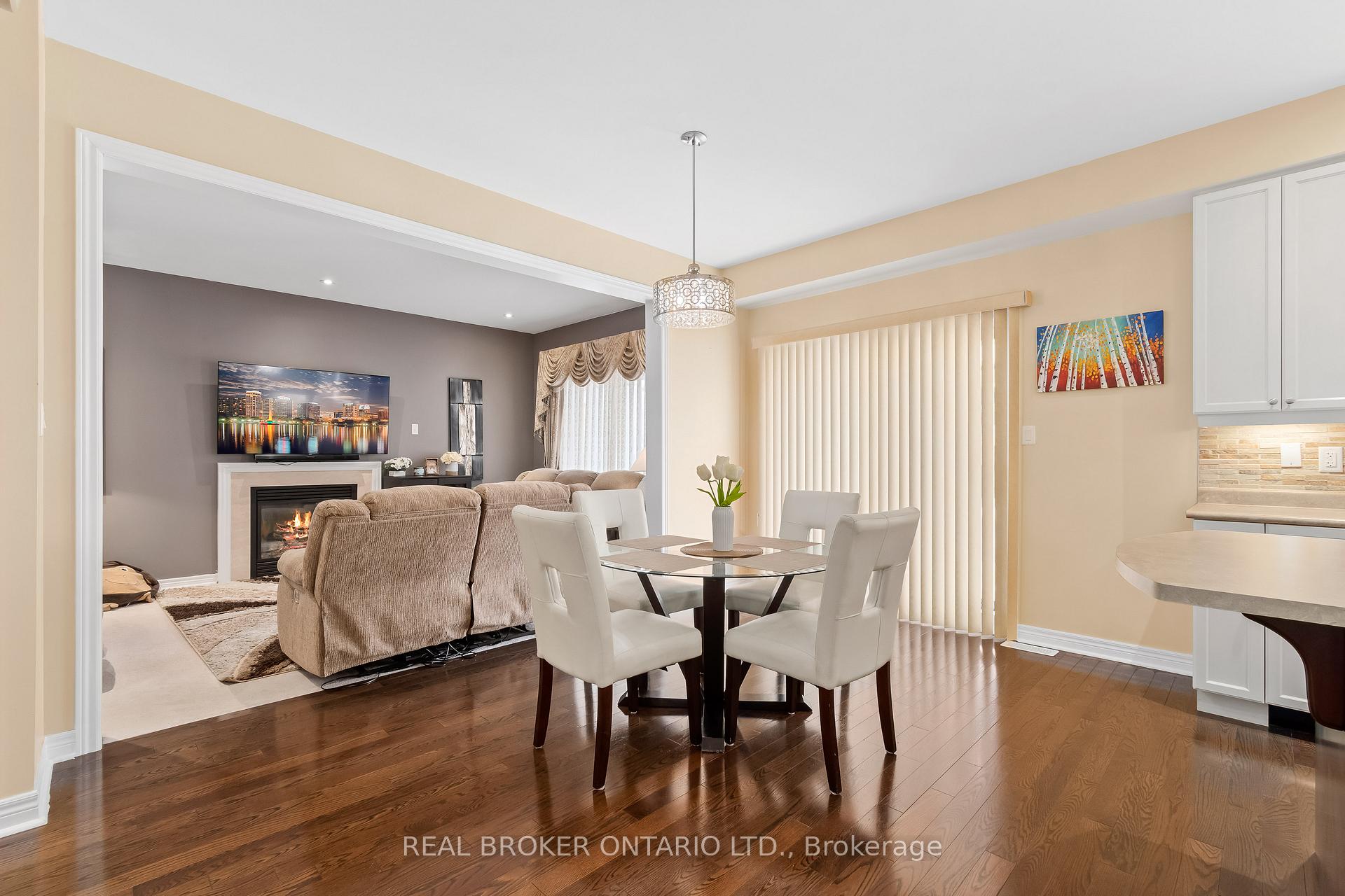 Photo 12 of 1318 Harlstone Crescent, Oshawa, Taunton — HOMEH