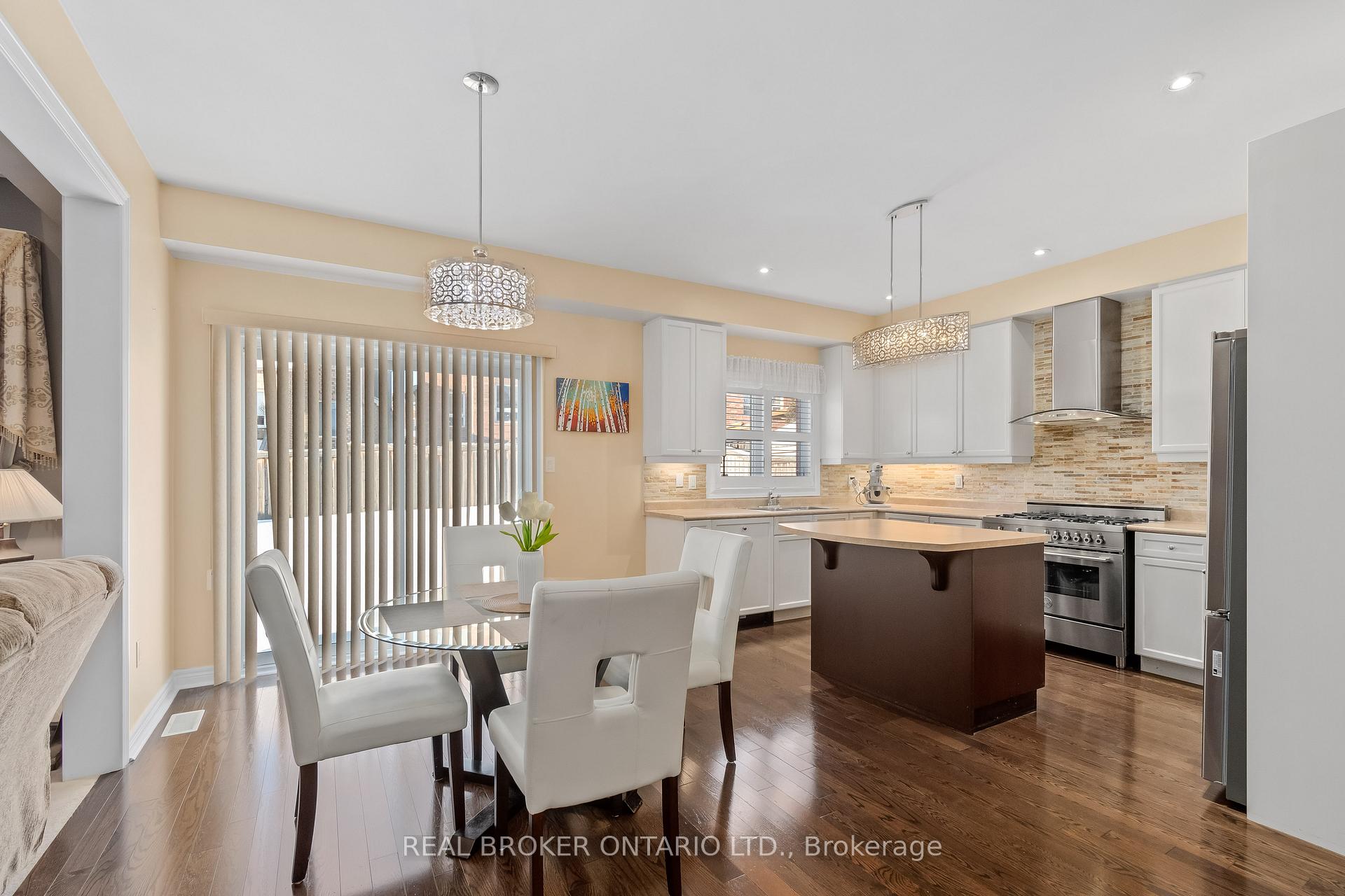 Photo 13 of 1318 Harlstone Crescent, Oshawa, Taunton — HOMEH