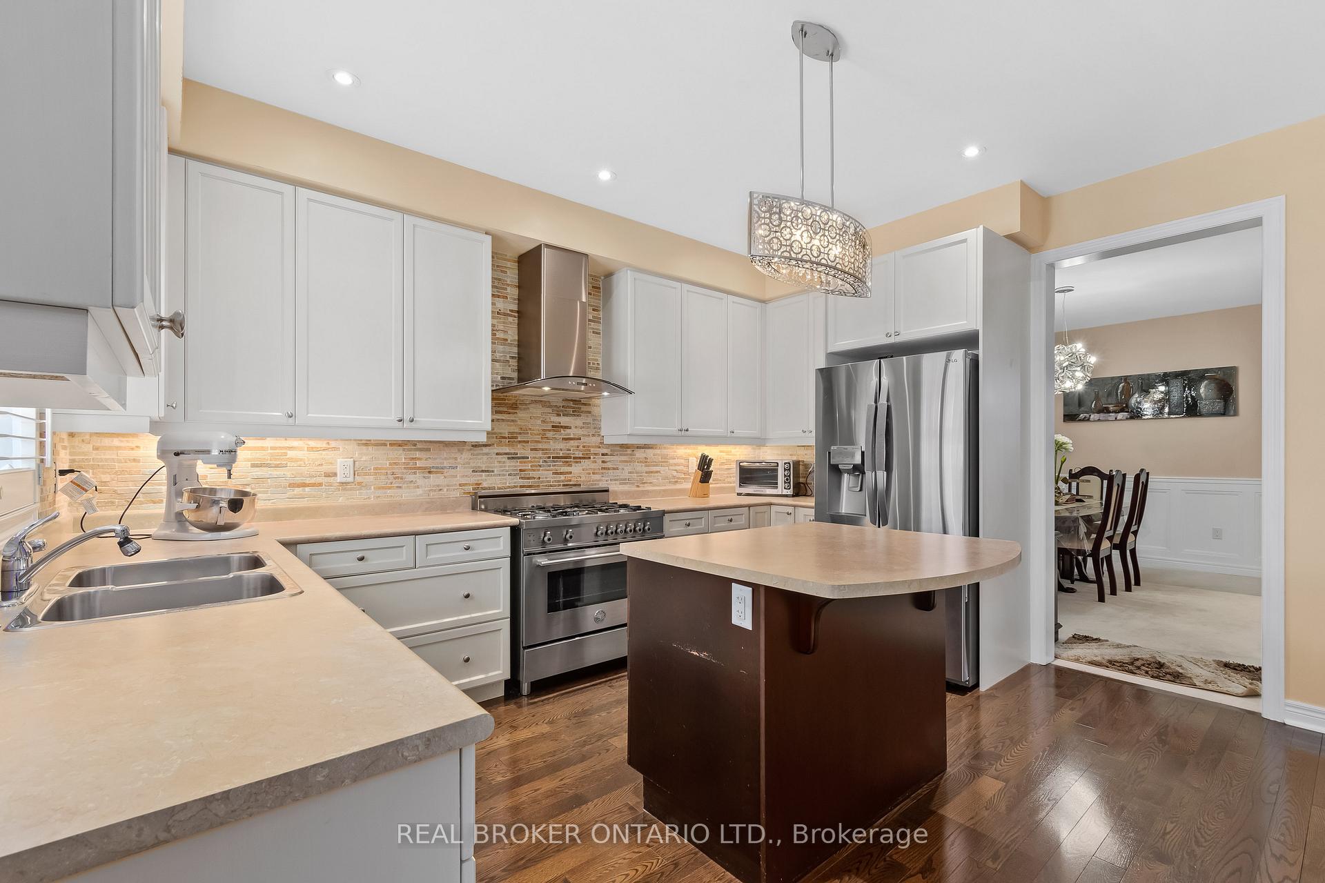 Photo 14 of 1318 Harlstone Crescent, Oshawa, Taunton — HOMEH