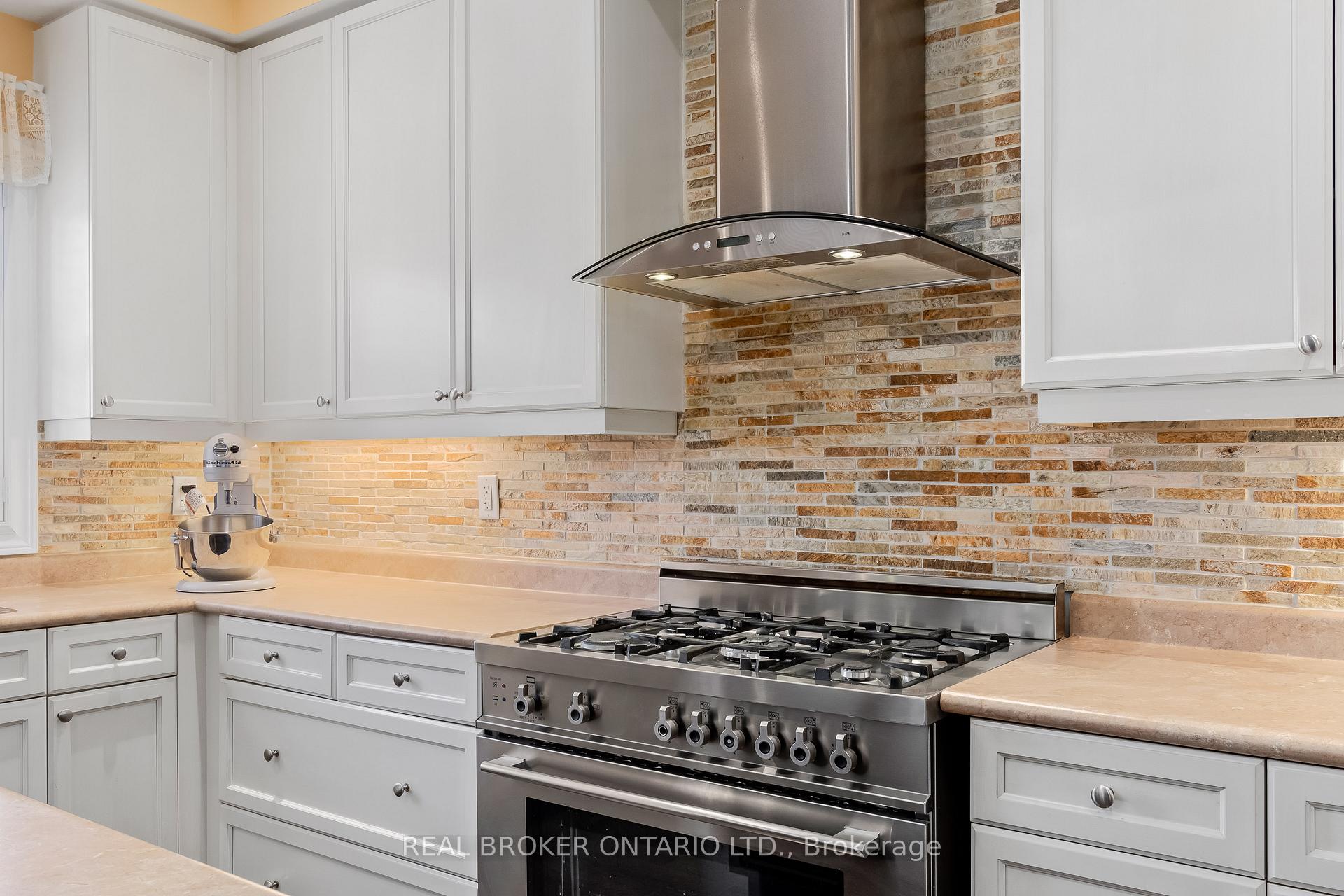 Photo 15 of 1318 Harlstone Crescent, Oshawa, Taunton — HOMEH