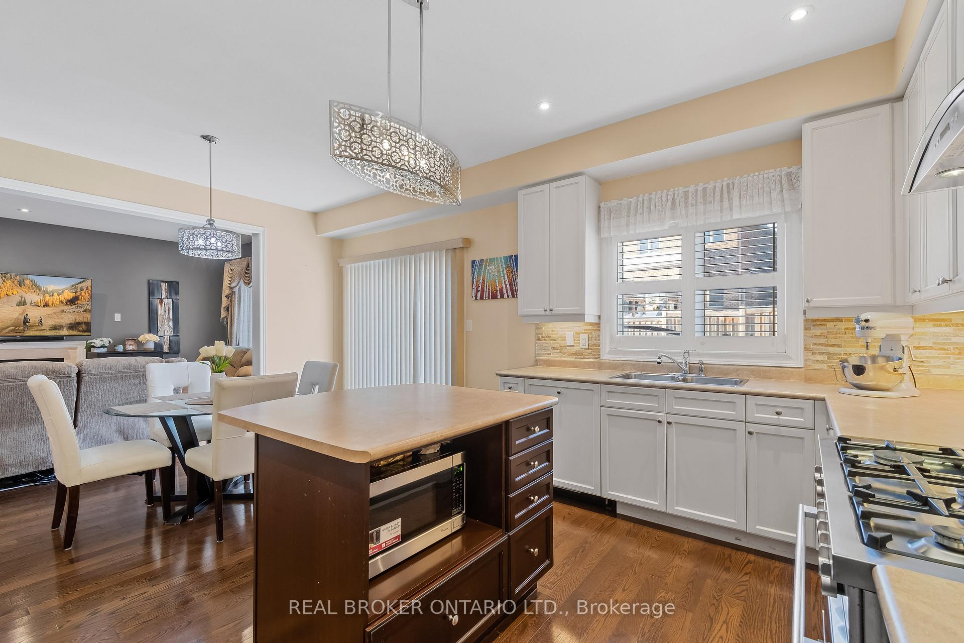 Photo 16 of 1318 Harlstone Crescent, Oshawa, Taunton — HOMEH