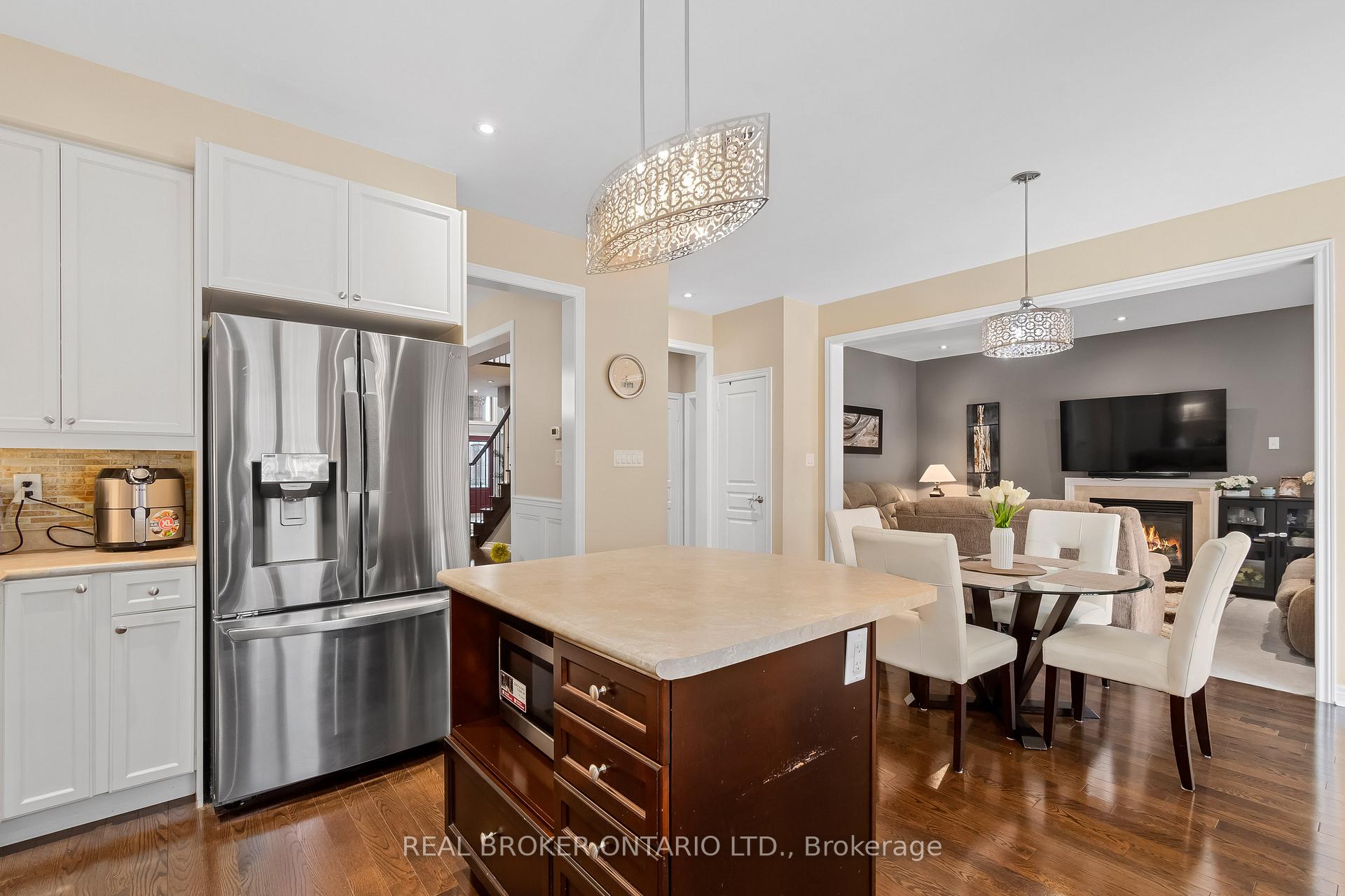 Photo 17 of 1318 Harlstone Crescent, Oshawa, Taunton — HOMEH