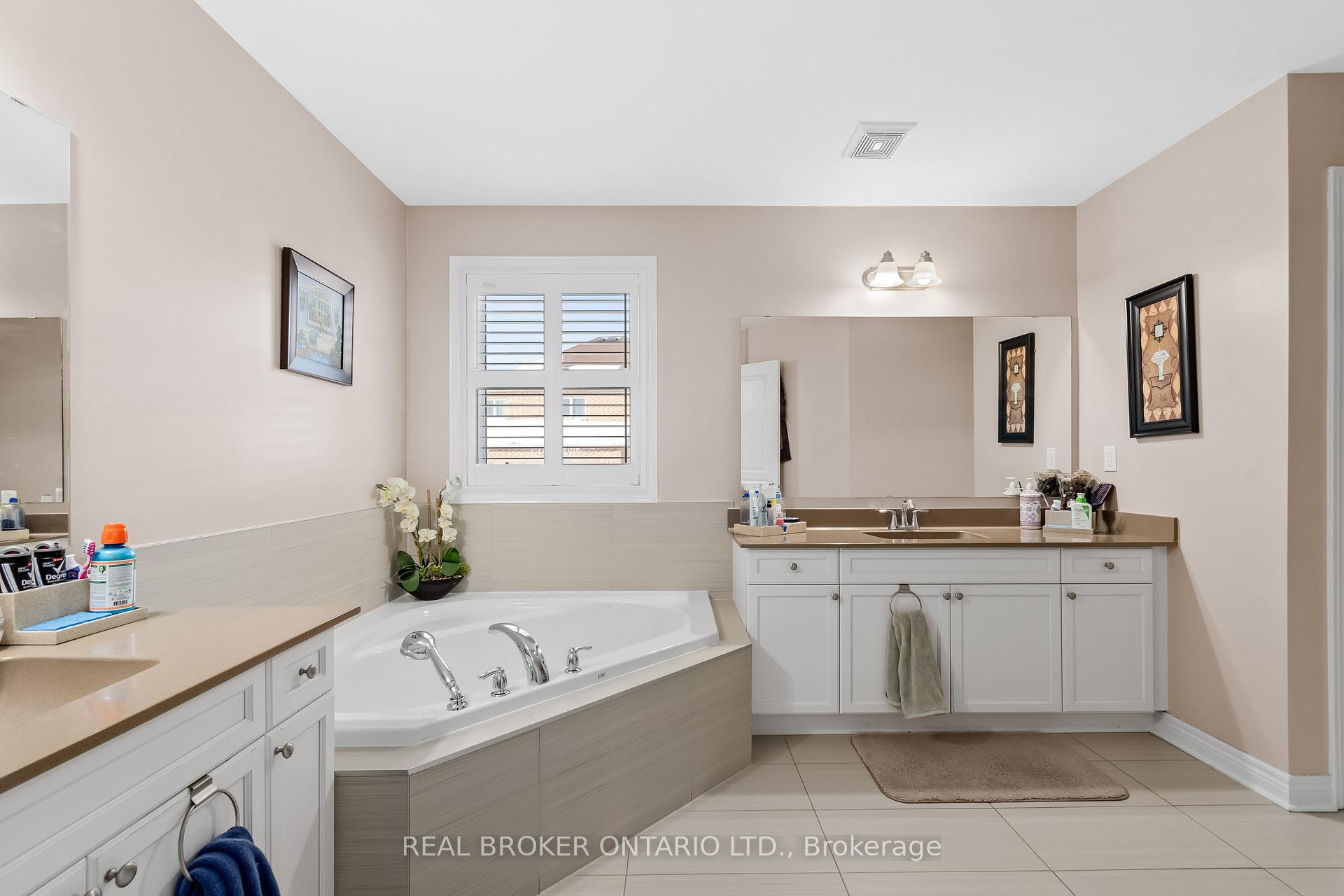 Photo 22 of 1318 Harlstone Crescent, Oshawa, Taunton — HOMEH