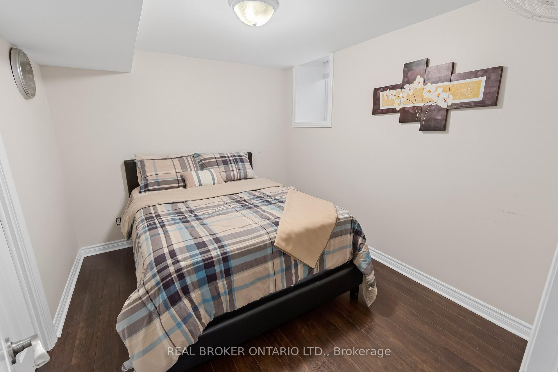 Photo 31 of 1318 Harlstone Crescent, Oshawa, Taunton — HOMEH