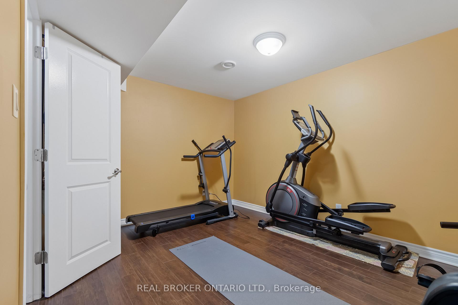 Photo 36 of 1318 Harlstone Crescent, Oshawa, Taunton — HOMEH
