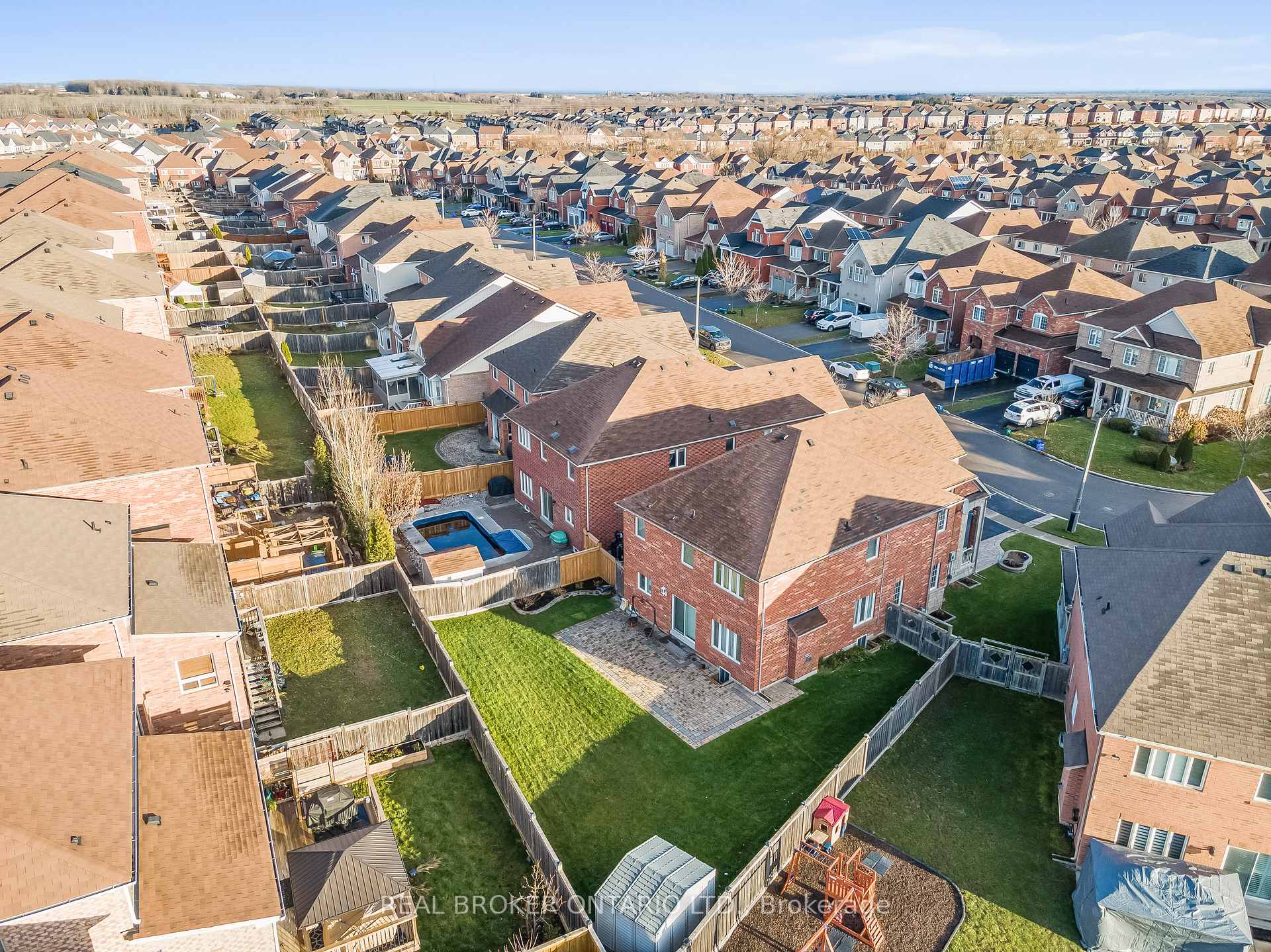 Photo 38 of 1318 Harlstone Crescent, Oshawa, Taunton — HOMEH