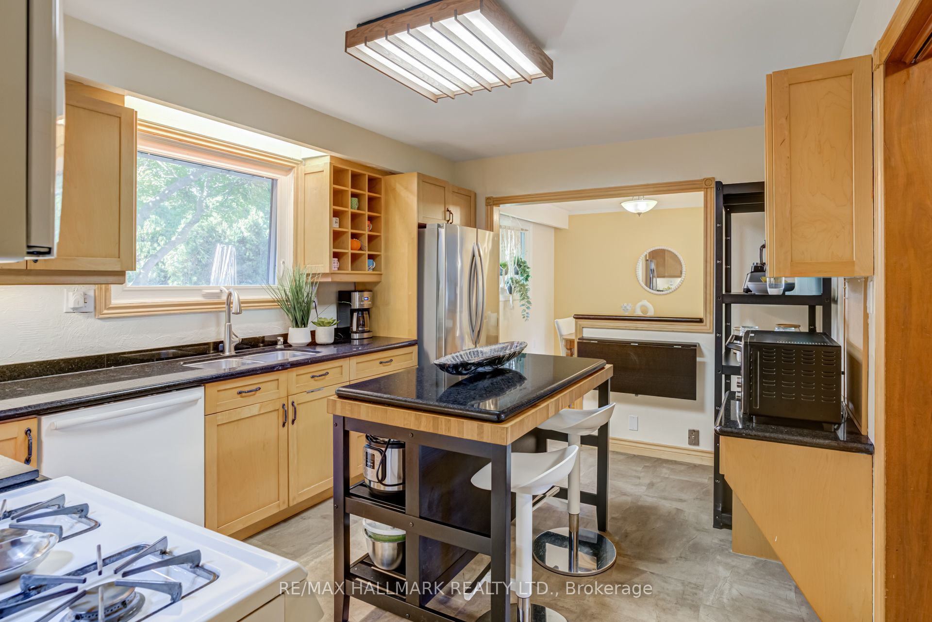 Photo 52 of 2033 Water's Edge Drive, Oakville, Bronte — HOMEH