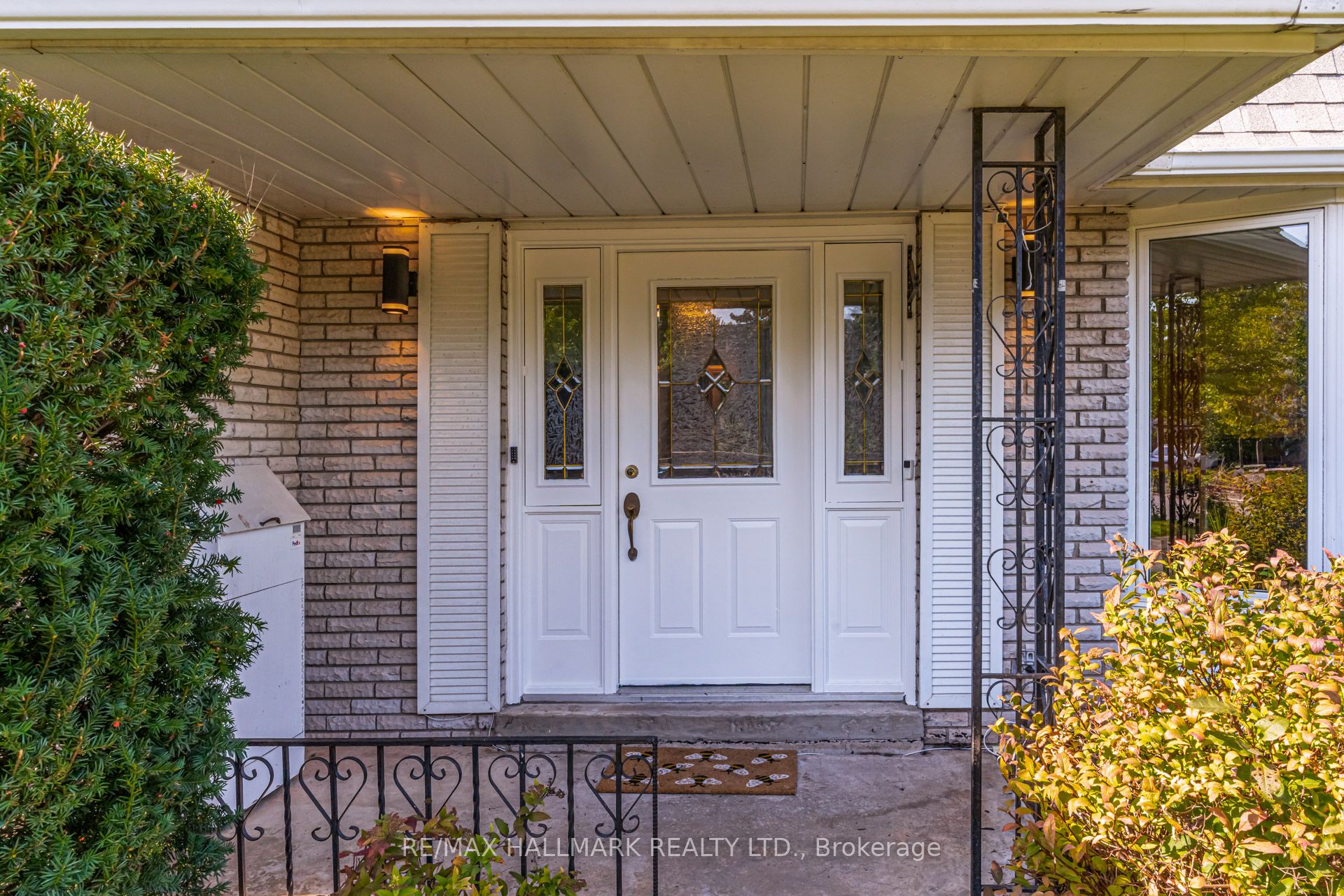 Photo 47 of 2033 Water's Edge Drive, Oakville, Bronte — HOMEH