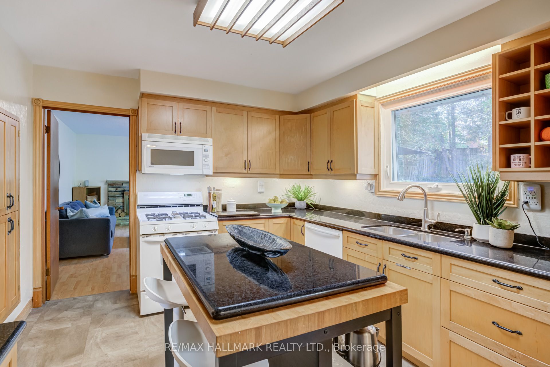 Photo 55 of 2033 Water's Edge Drive, Oakville, Bronte — HOMEH