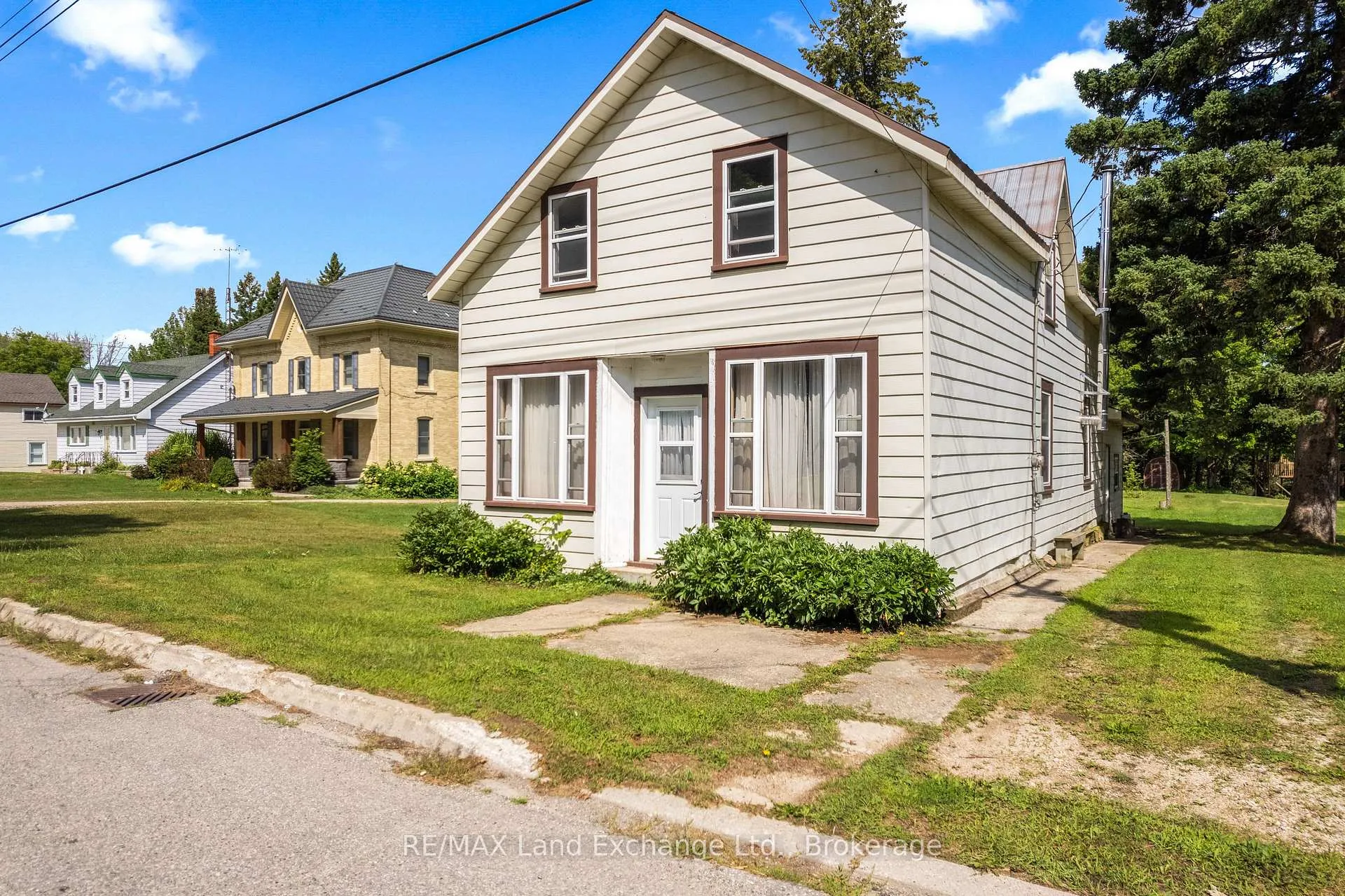 Photo 8 of 16 6 Concession, Brockton — HOMEH